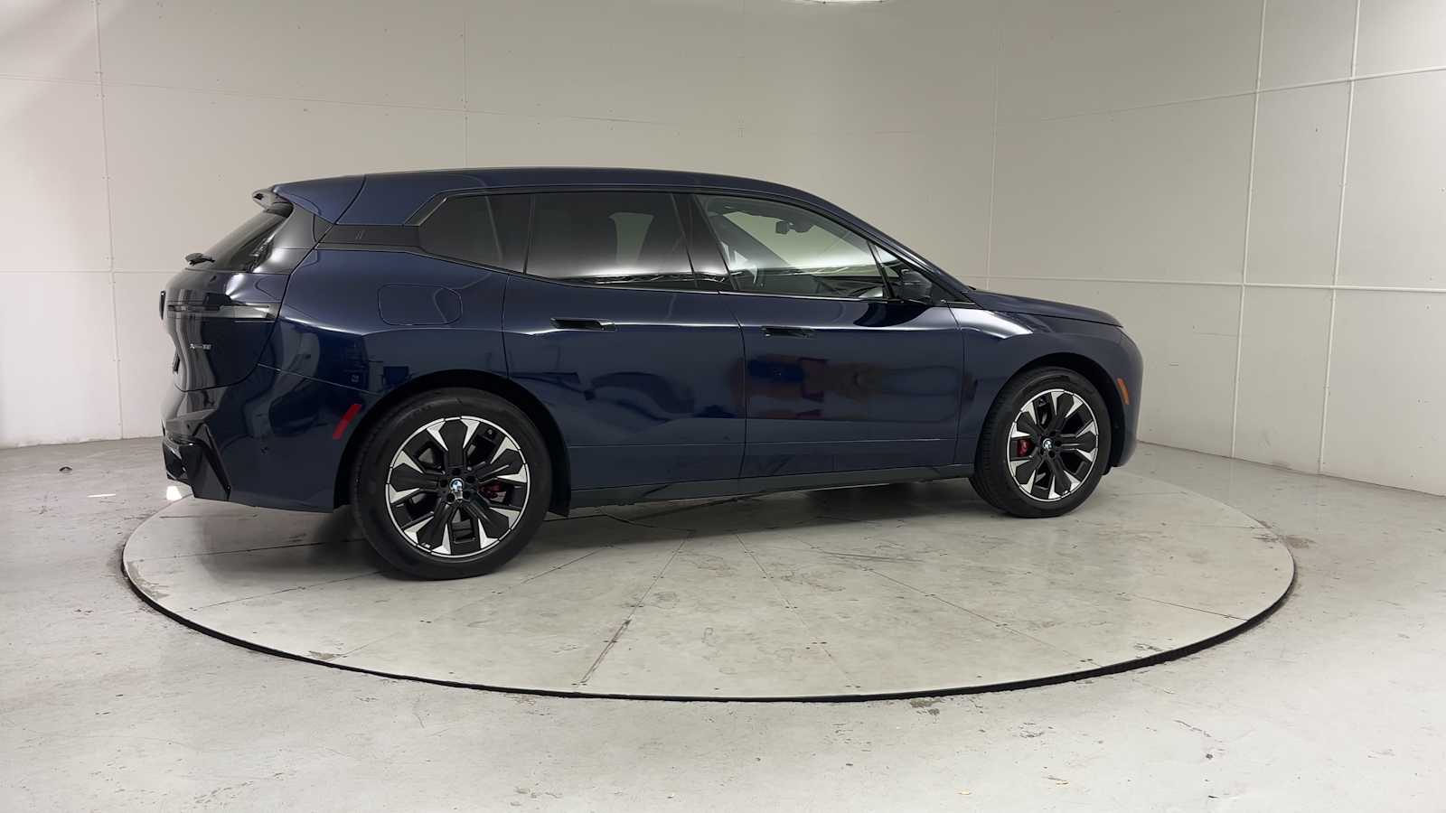 Thumbnail: 2026 BMW iX - 9