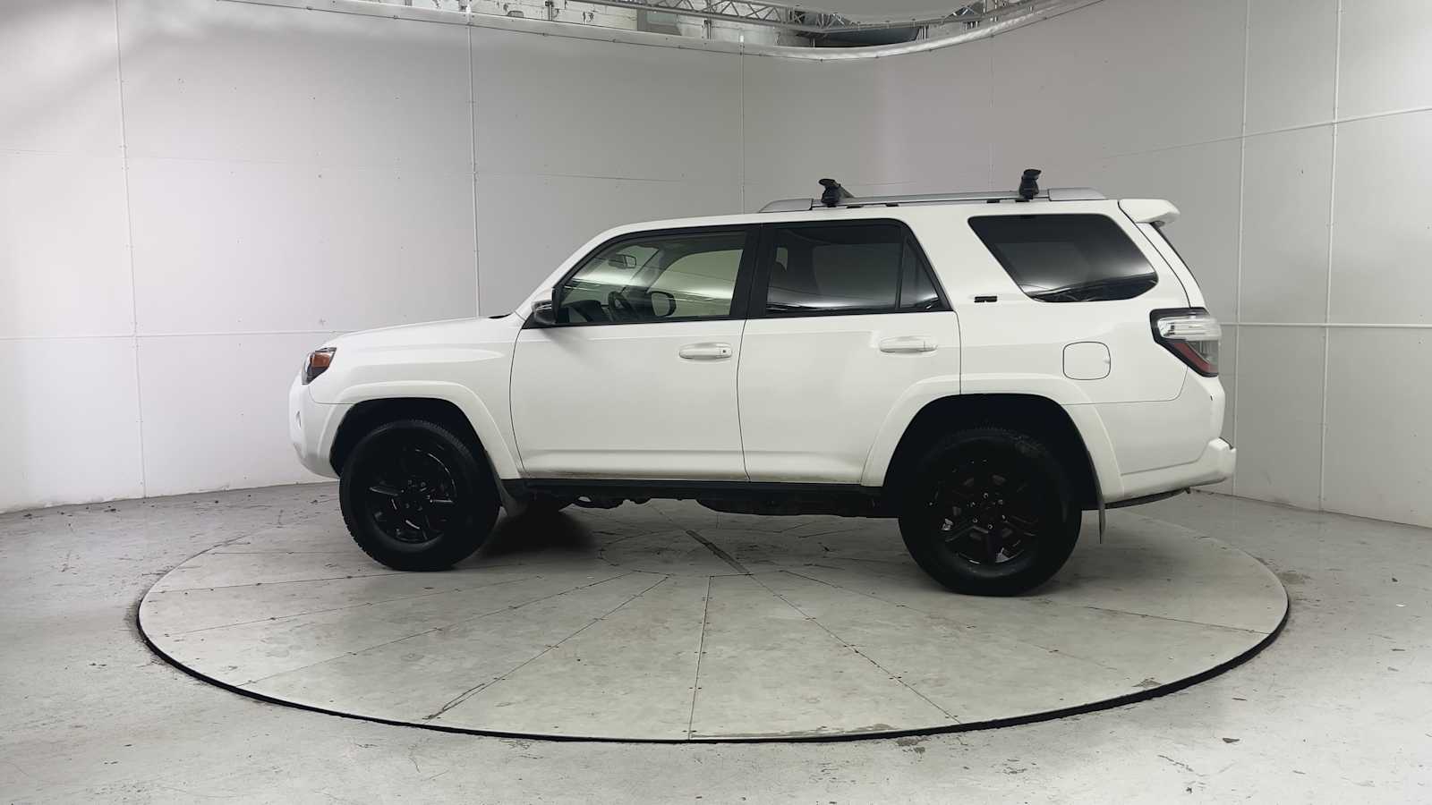 Thumbnail: 2018 Toyota 4Runner - 4