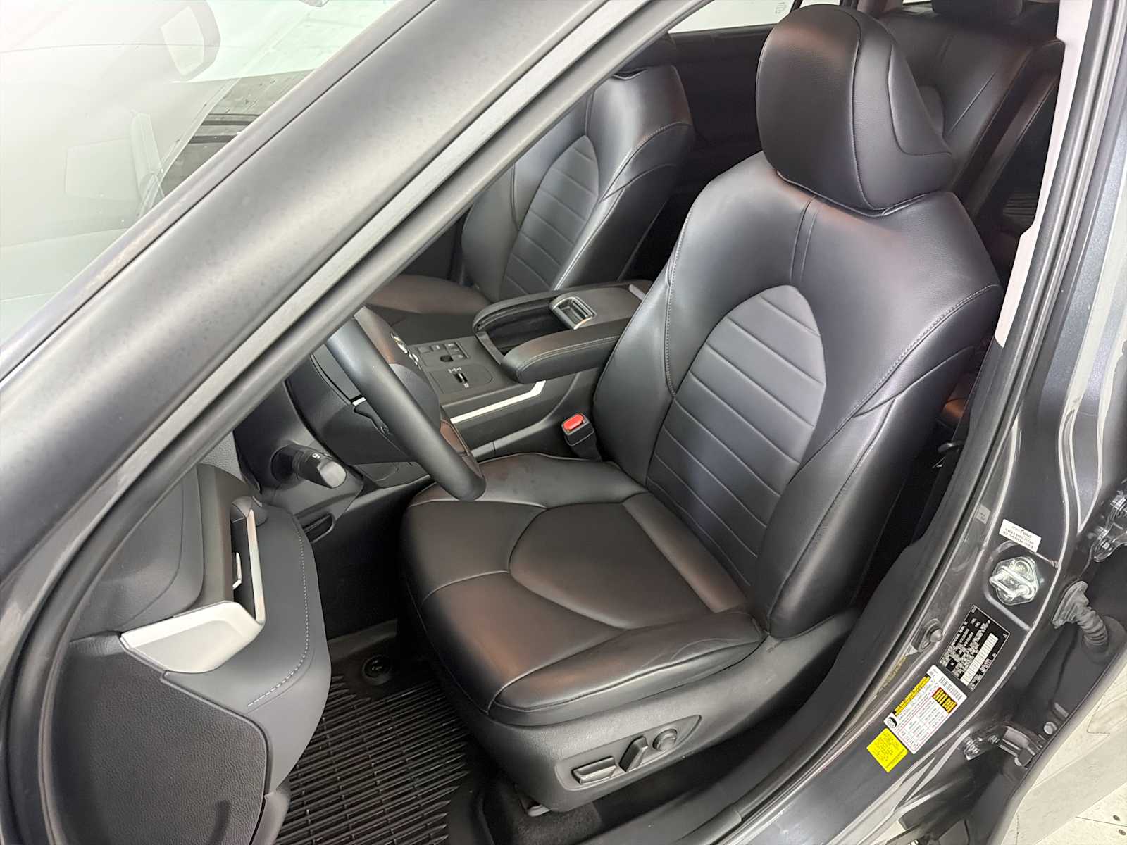 Thumbnail: 2023 Toyota Highlander - 13