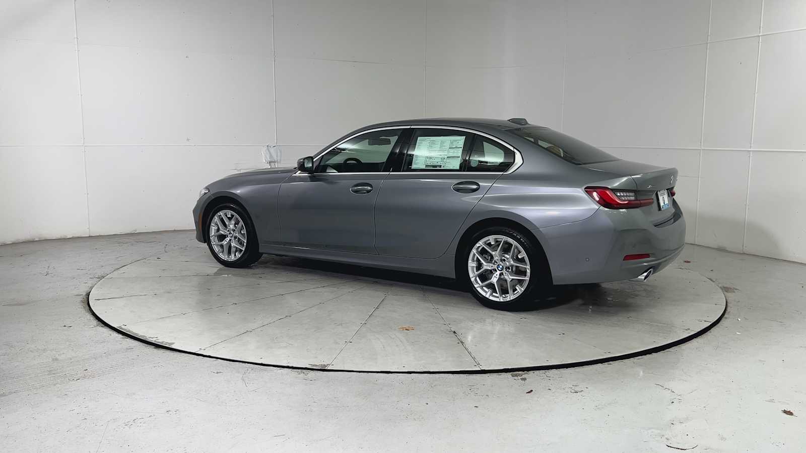 Thumbnail: 2026 BMW 3 Series - 4