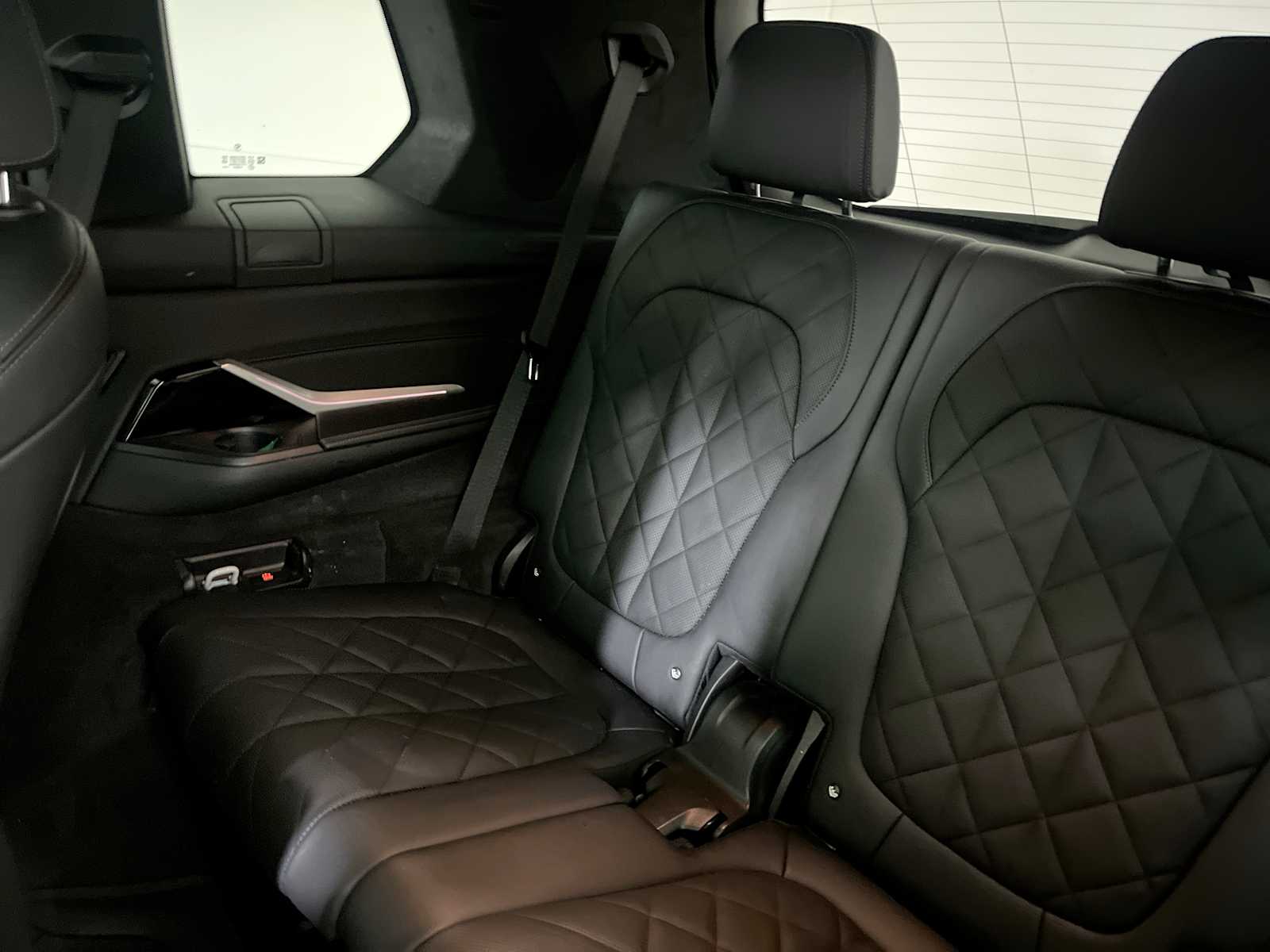 Thumbnail: 2024 BMW X7 - 32
