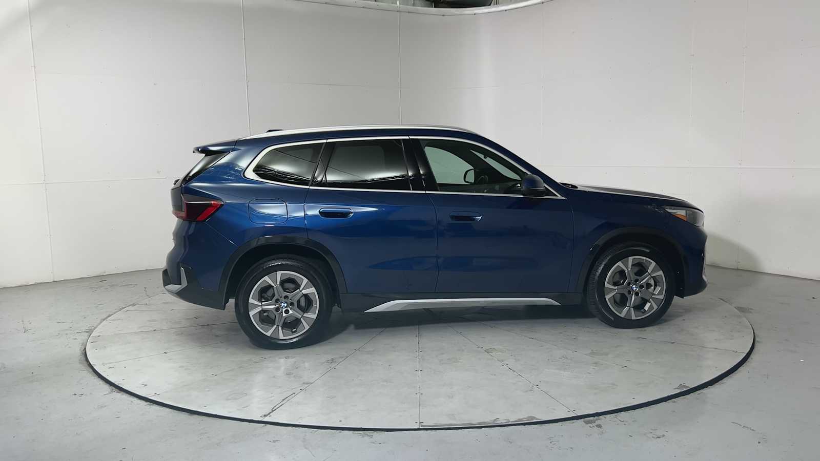 Thumbnail: 2025 BMW X1 - 9