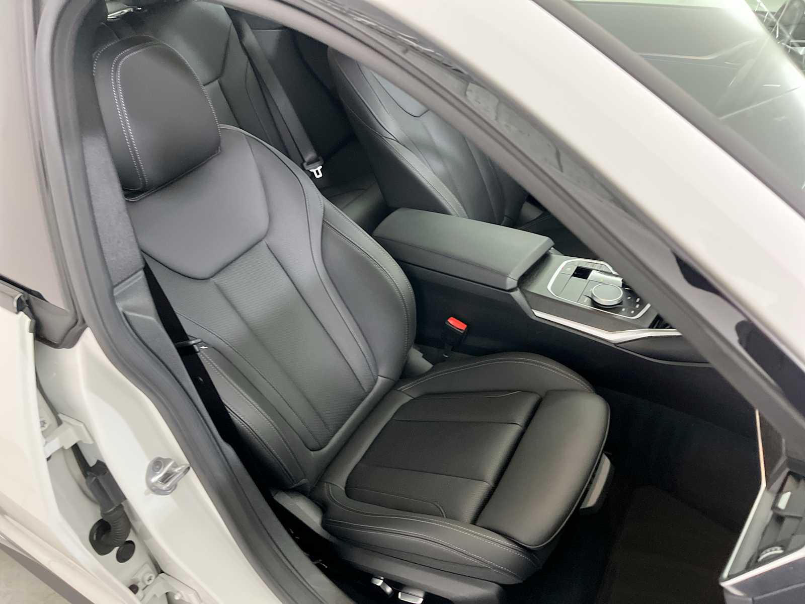 Thumbnail: 2023 BMW i4 - 26