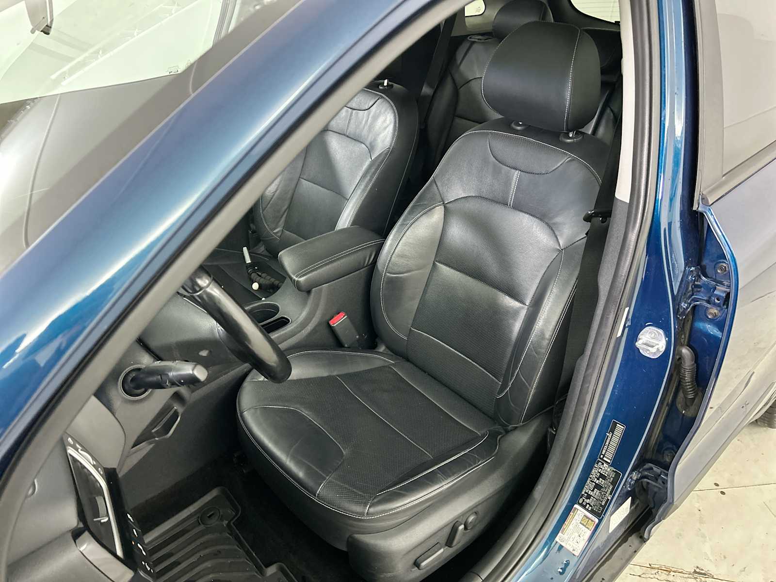 Thumbnail: 2017 Kia Niro - 13