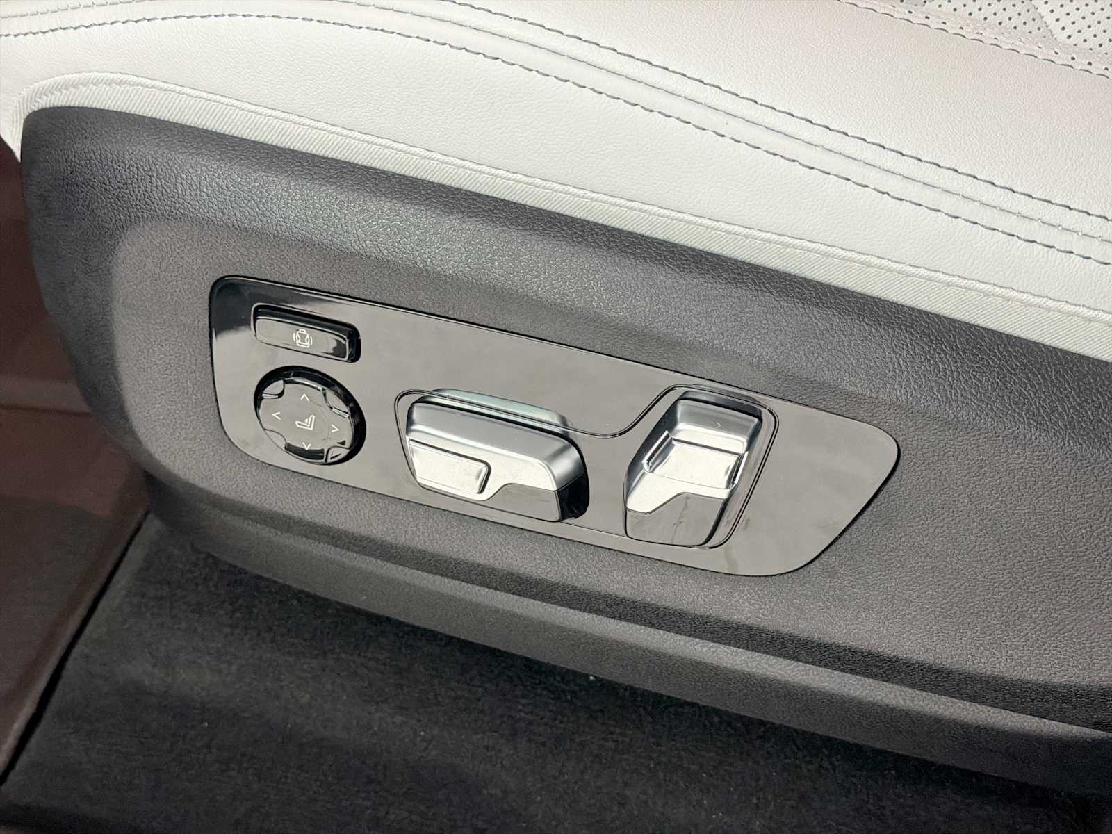 Thumbnail: 2026 BMW X5 - 14