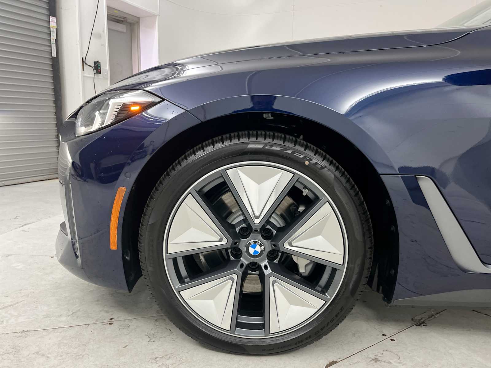 Thumbnail: 2026 BMW i4 - 25