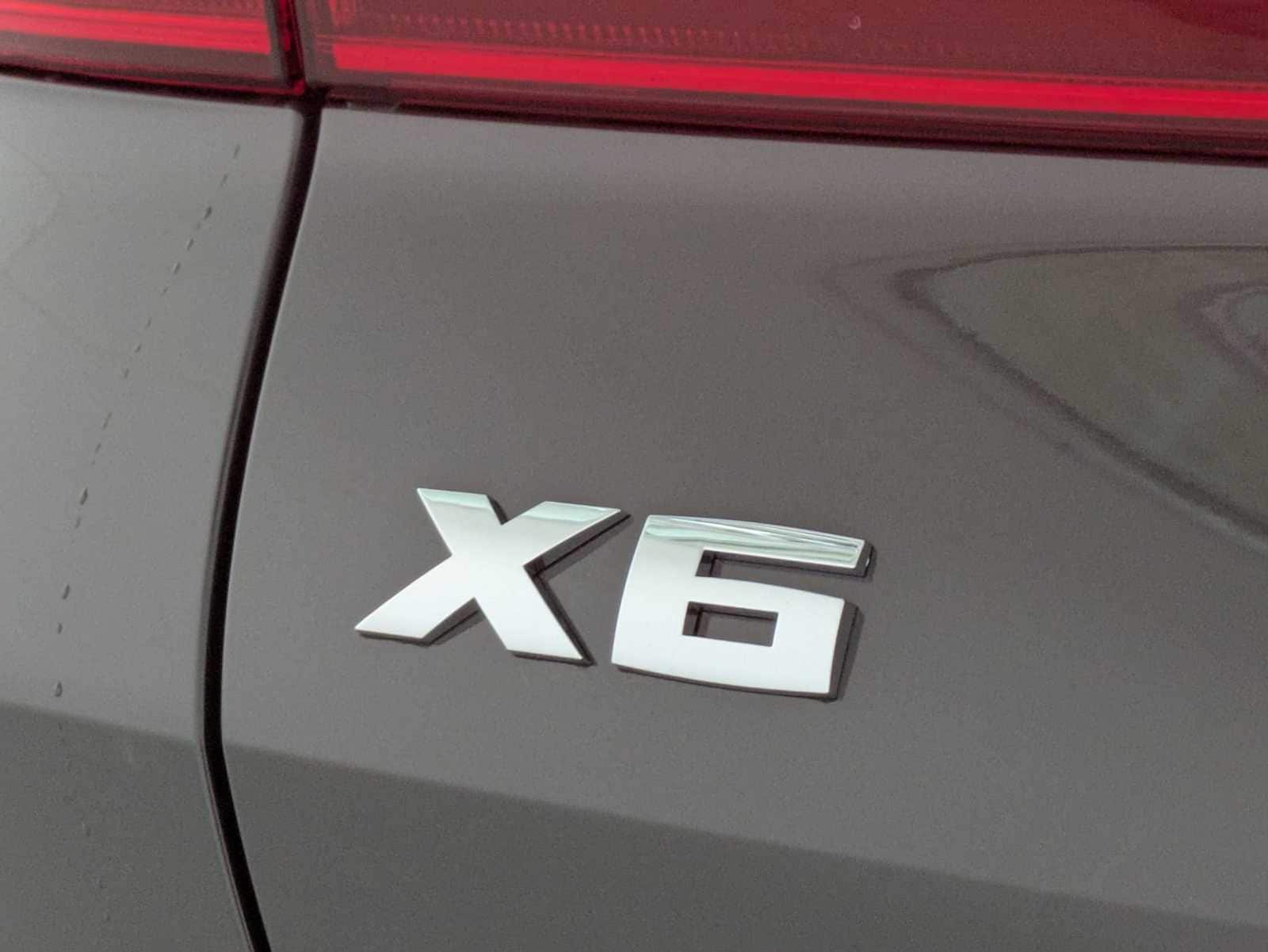 2026 BMW X6 M60i 10