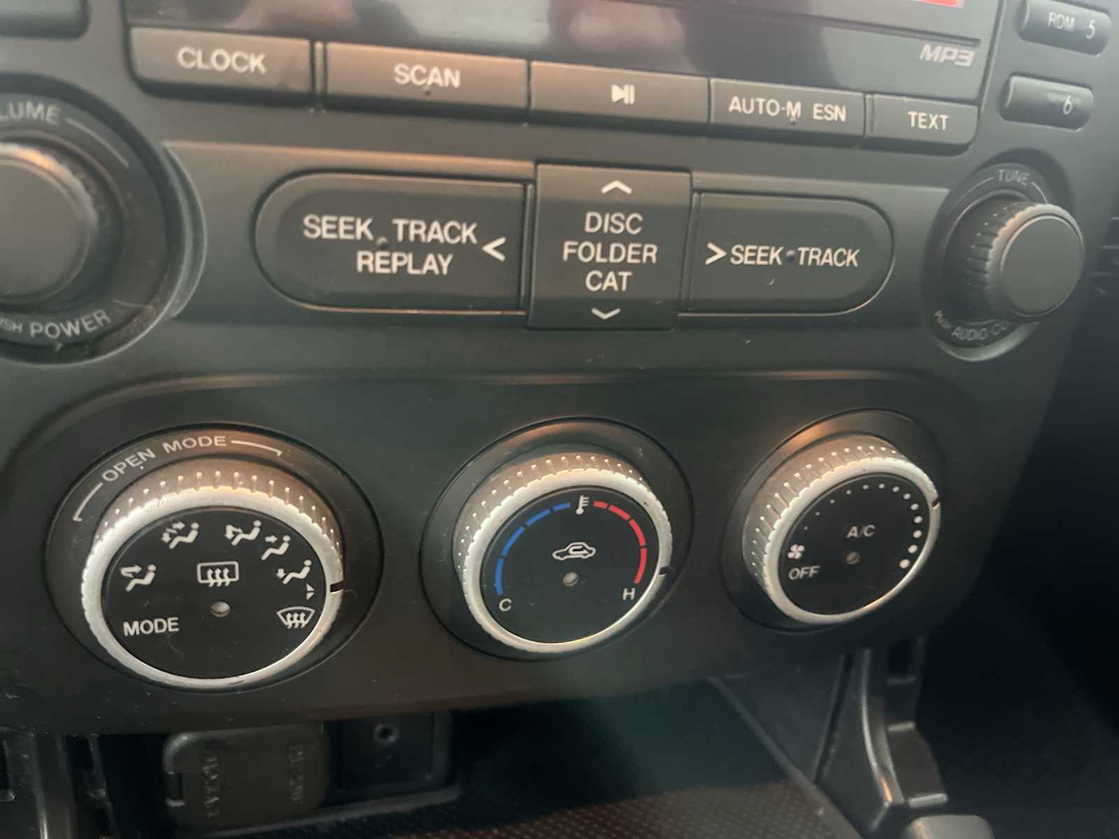 Thumbnail: 2010 Mazda MX-5 Miata - 16