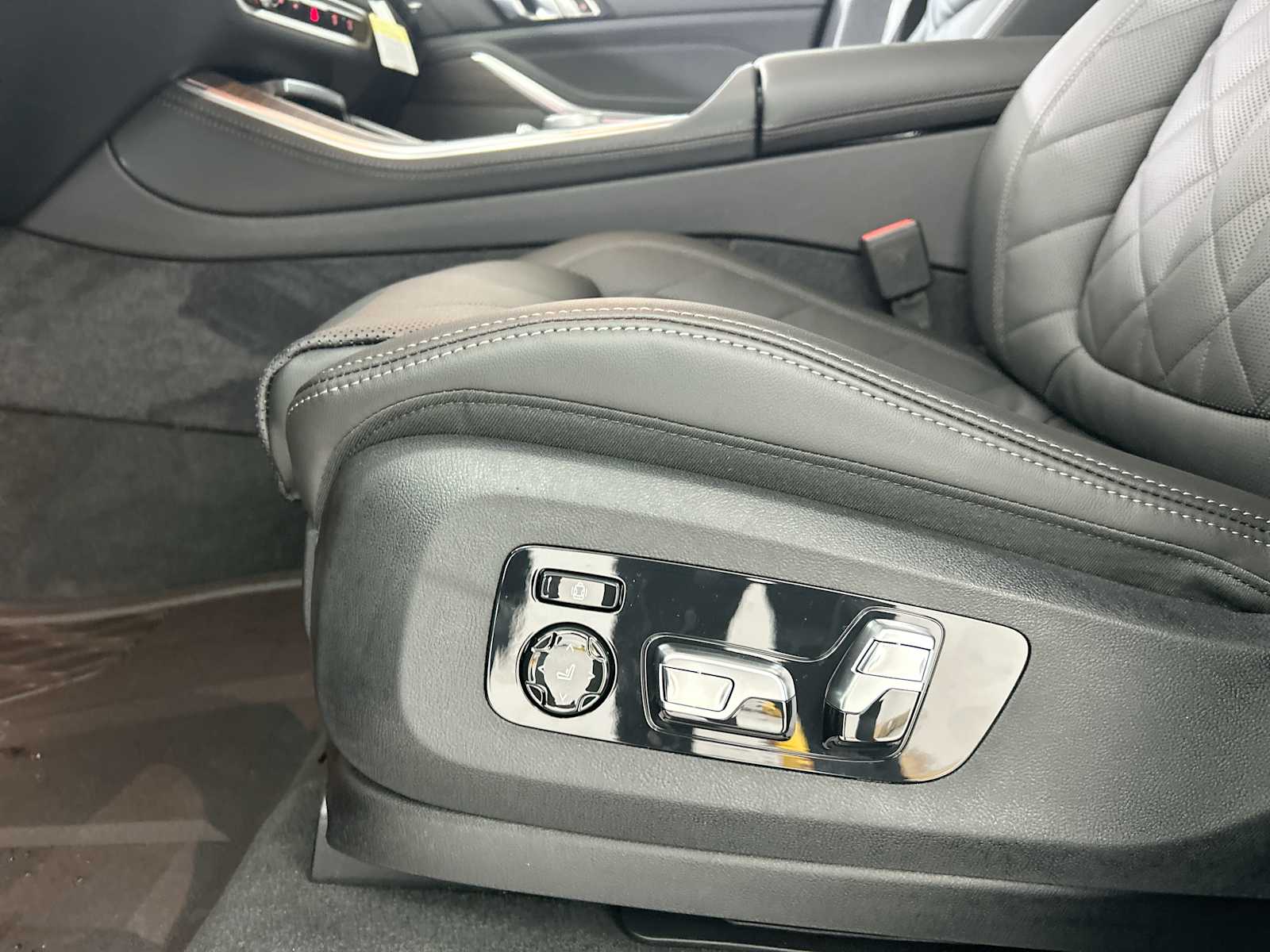 2026 BMW X5 50e - Photo 14