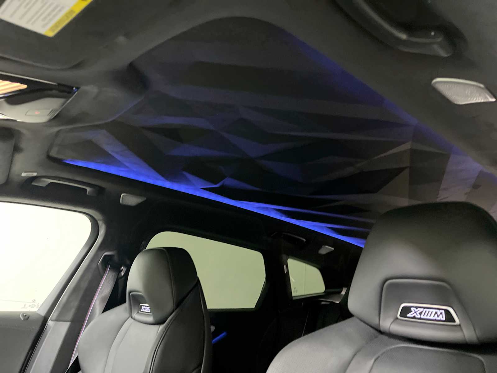 Thumbnail: 2026 BMW XM - 16