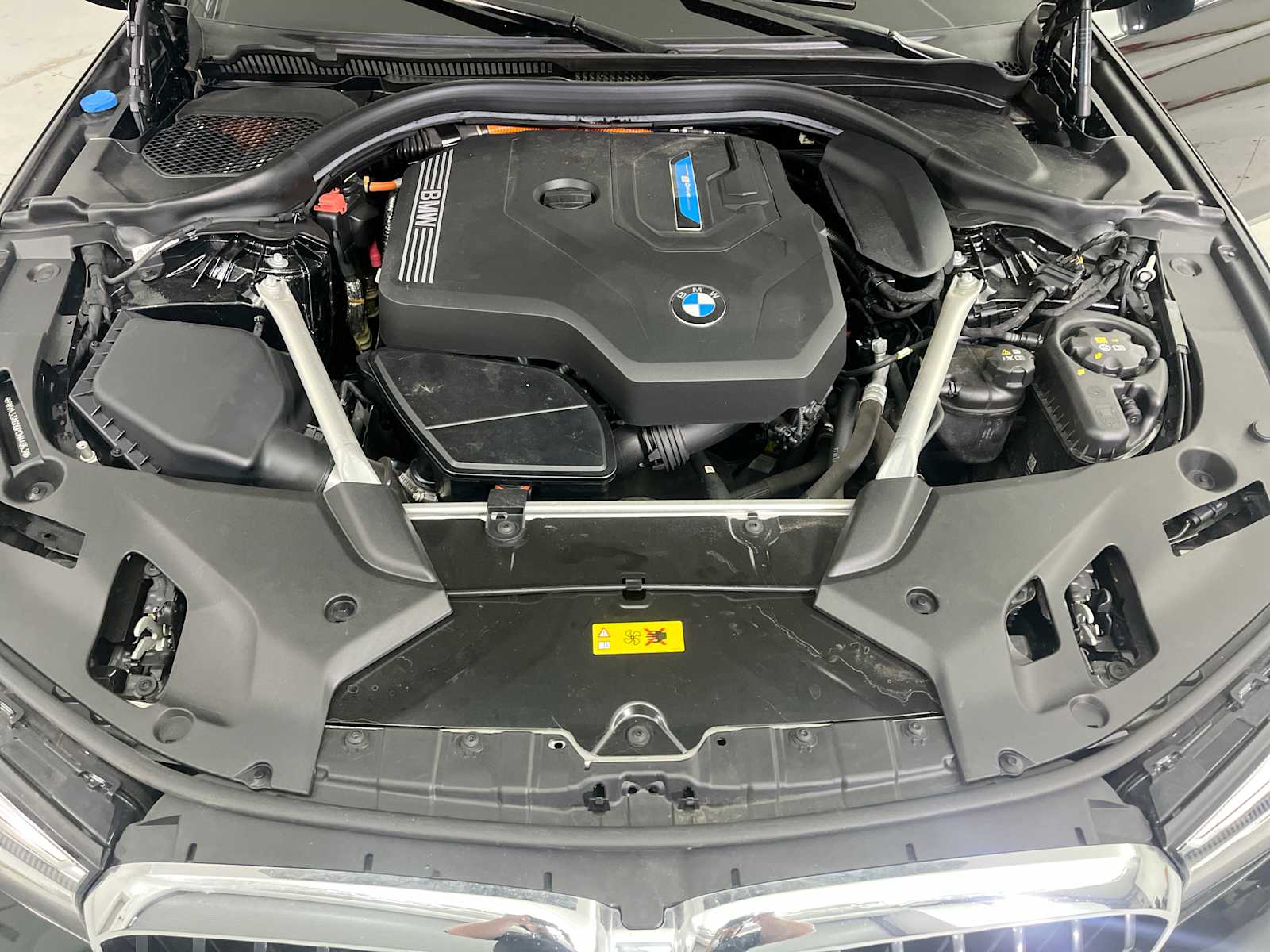 Thumbnail: 2023 BMW 5 Series - 24