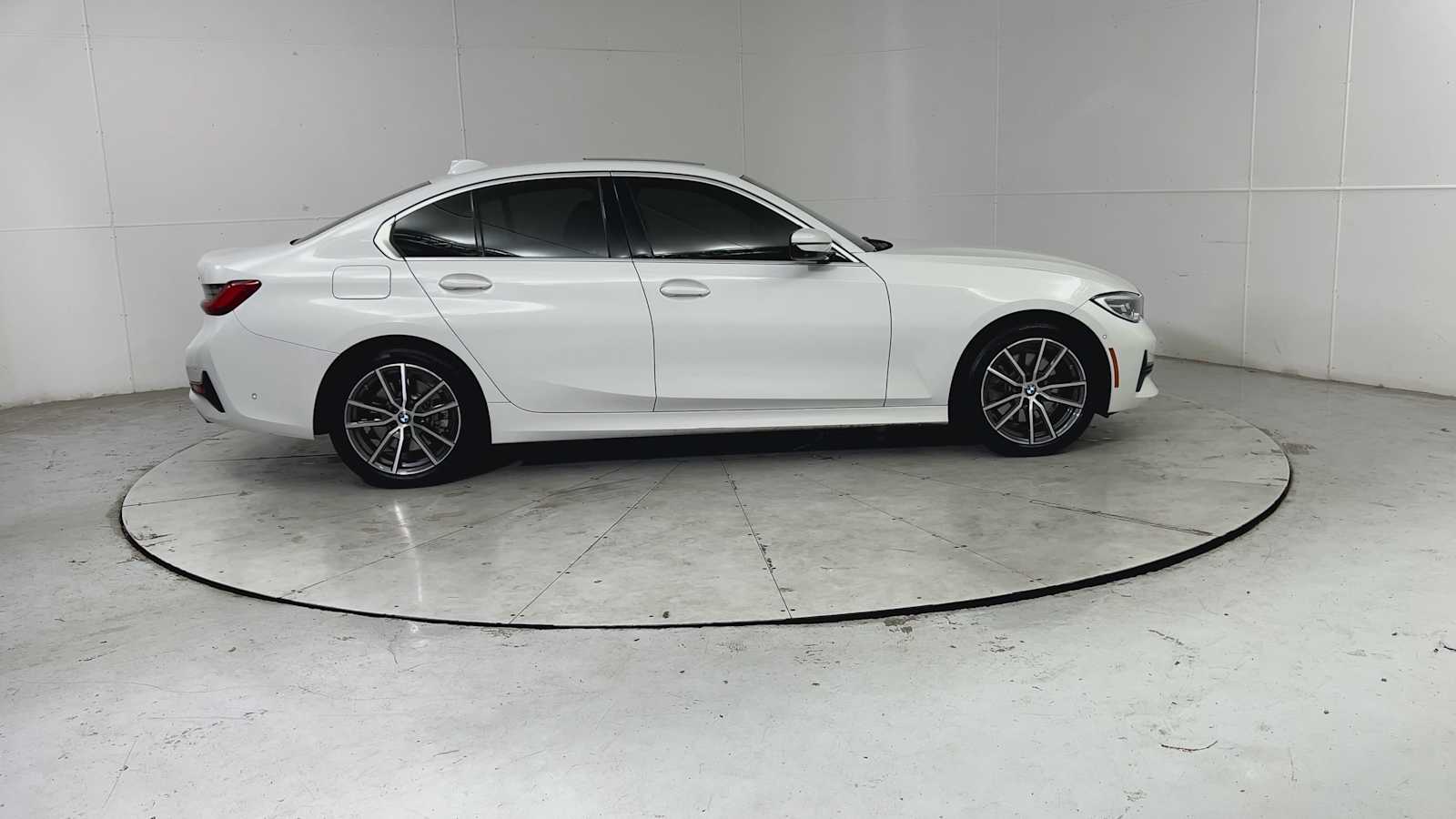Thumbnail: 2021 BMW 3 Series - 9