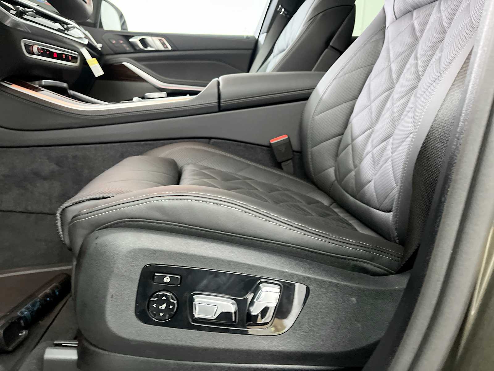 Thumbnail: 2026 BMW X5 - 14