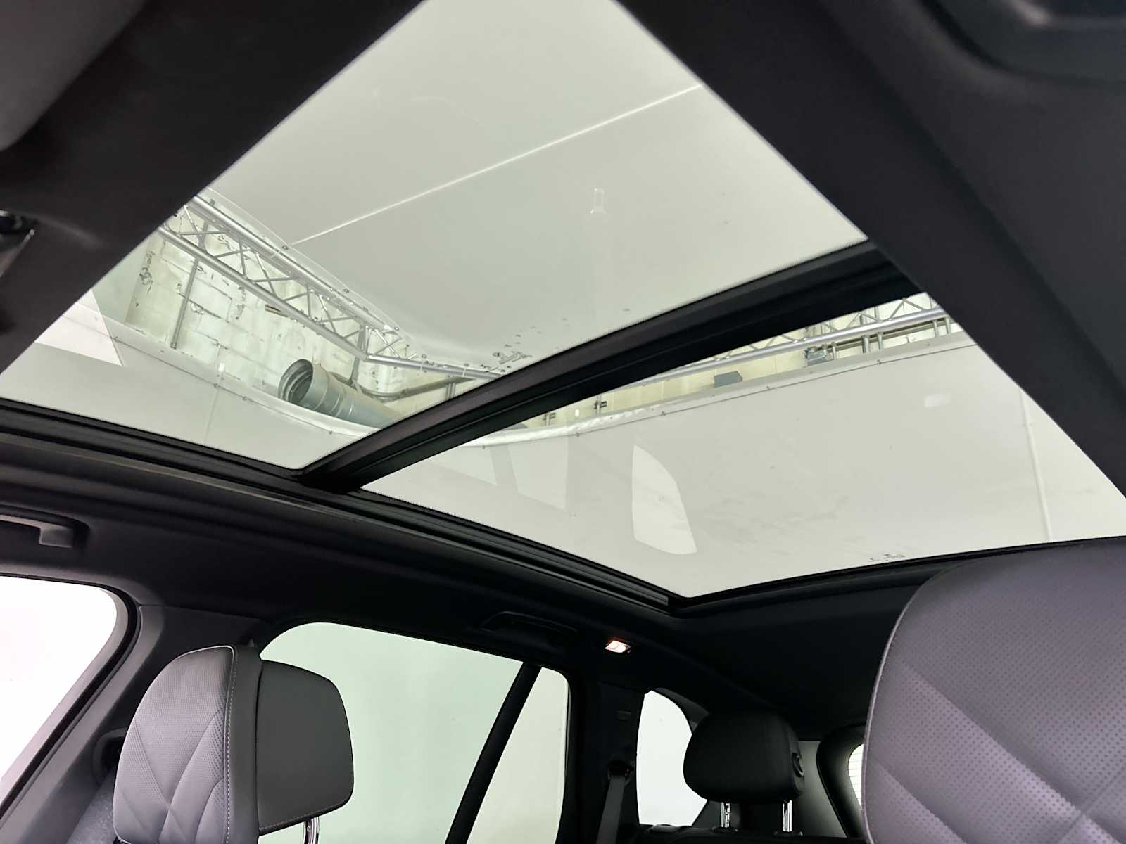 Thumbnail: 2026 BMW X5 - 16