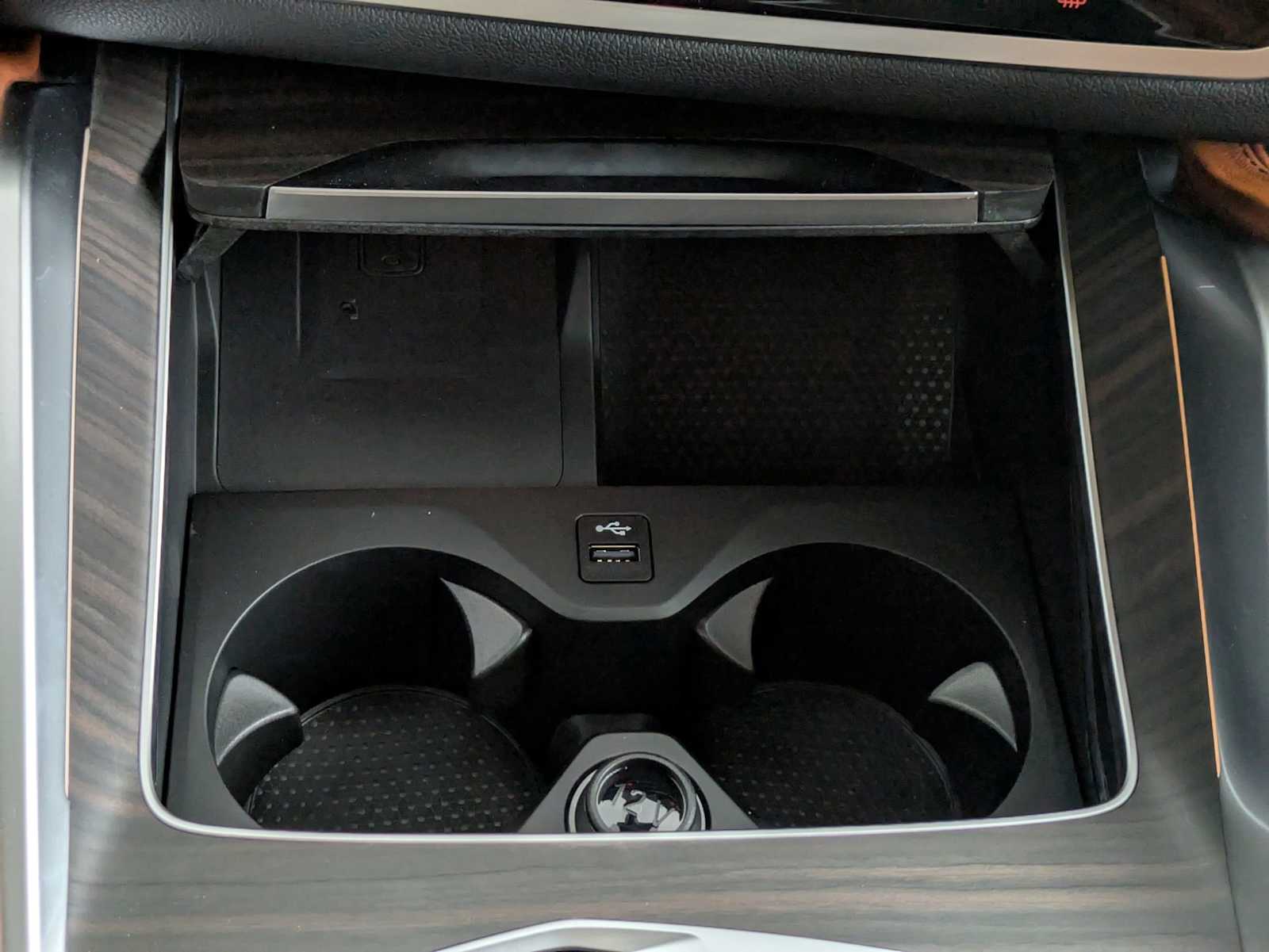2026 BMW X6 M60i 29