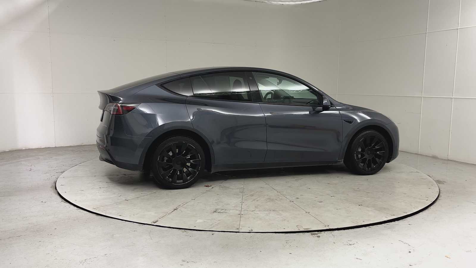Thumbnail: 2022 Tesla Model Y - 9