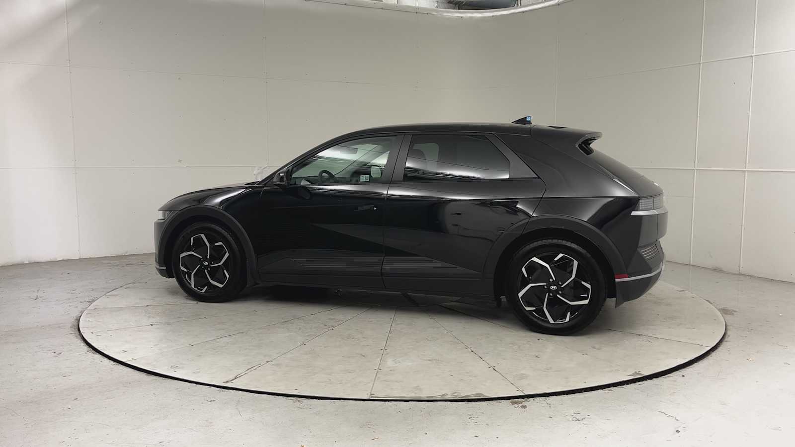 Thumbnail: 2024 Hyundai Ioniq 5 - 4
