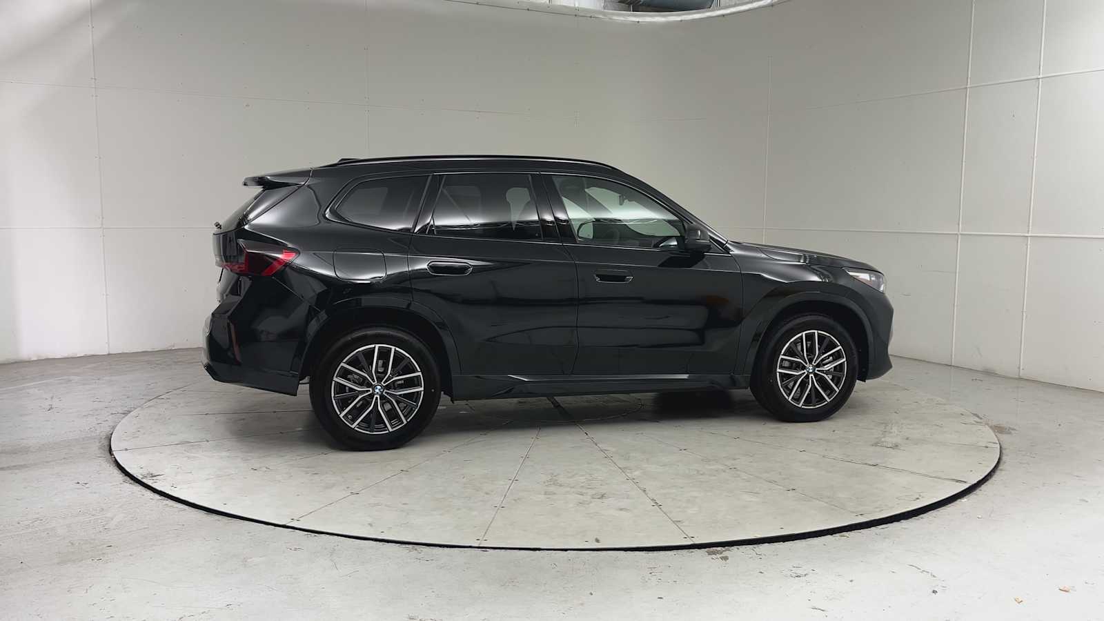 Thumbnail: 2026 BMW X1 - 9