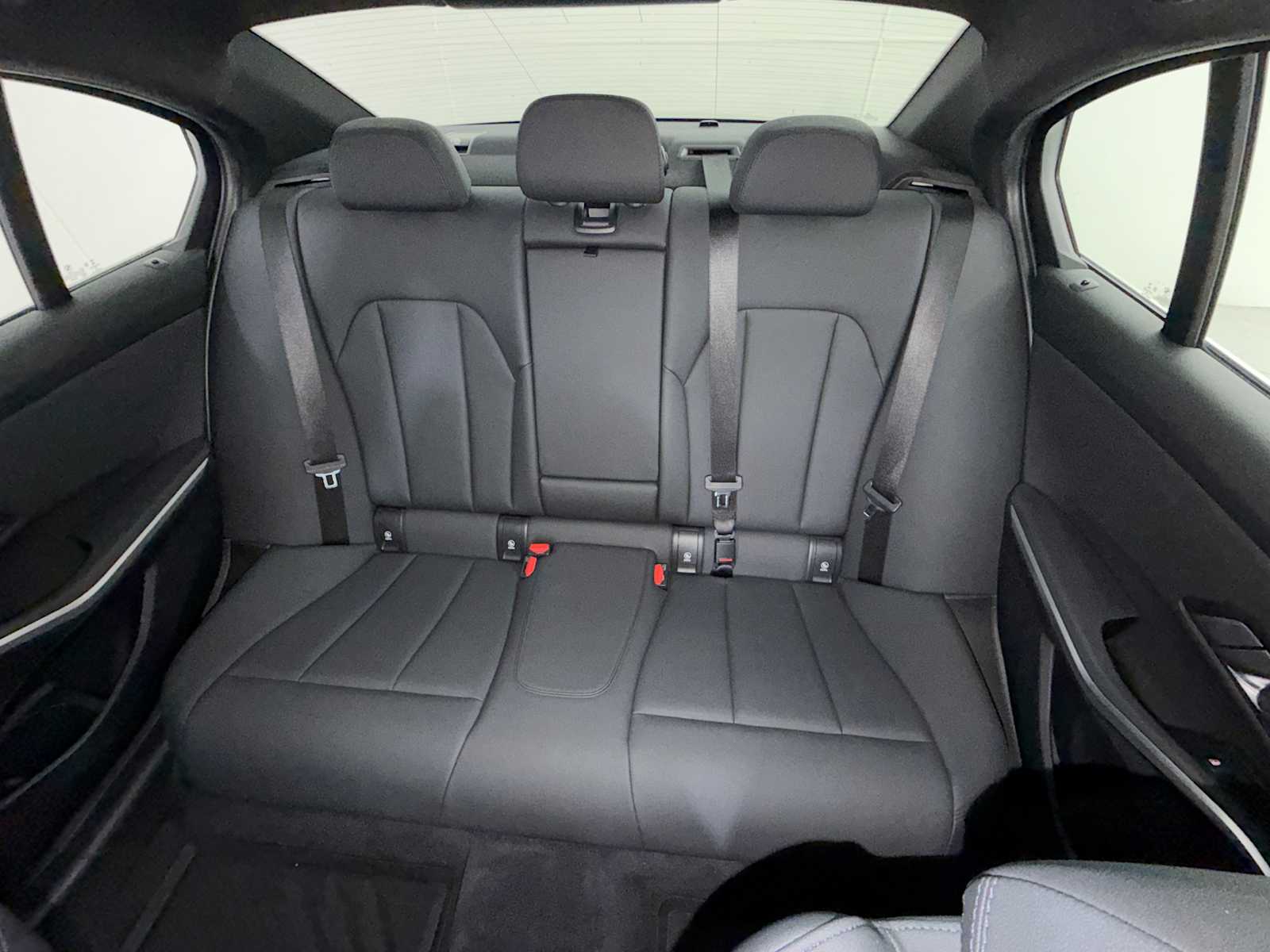 Thumbnail: 2019 BMW 3 Series - 25