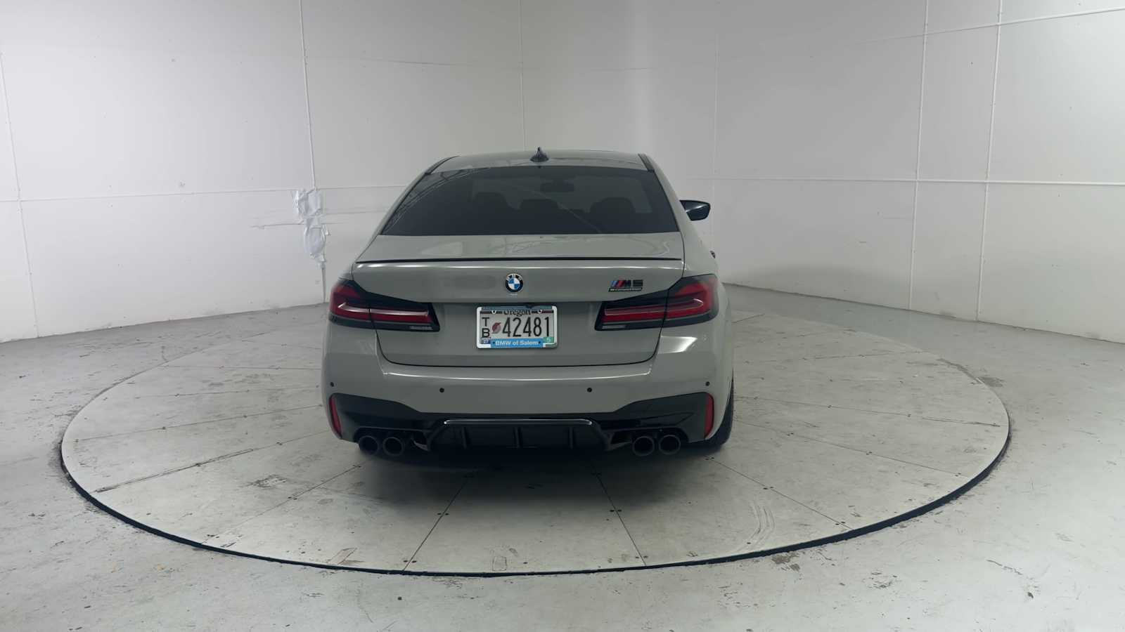 Thumbnail: 2023 BMW M5 - 3