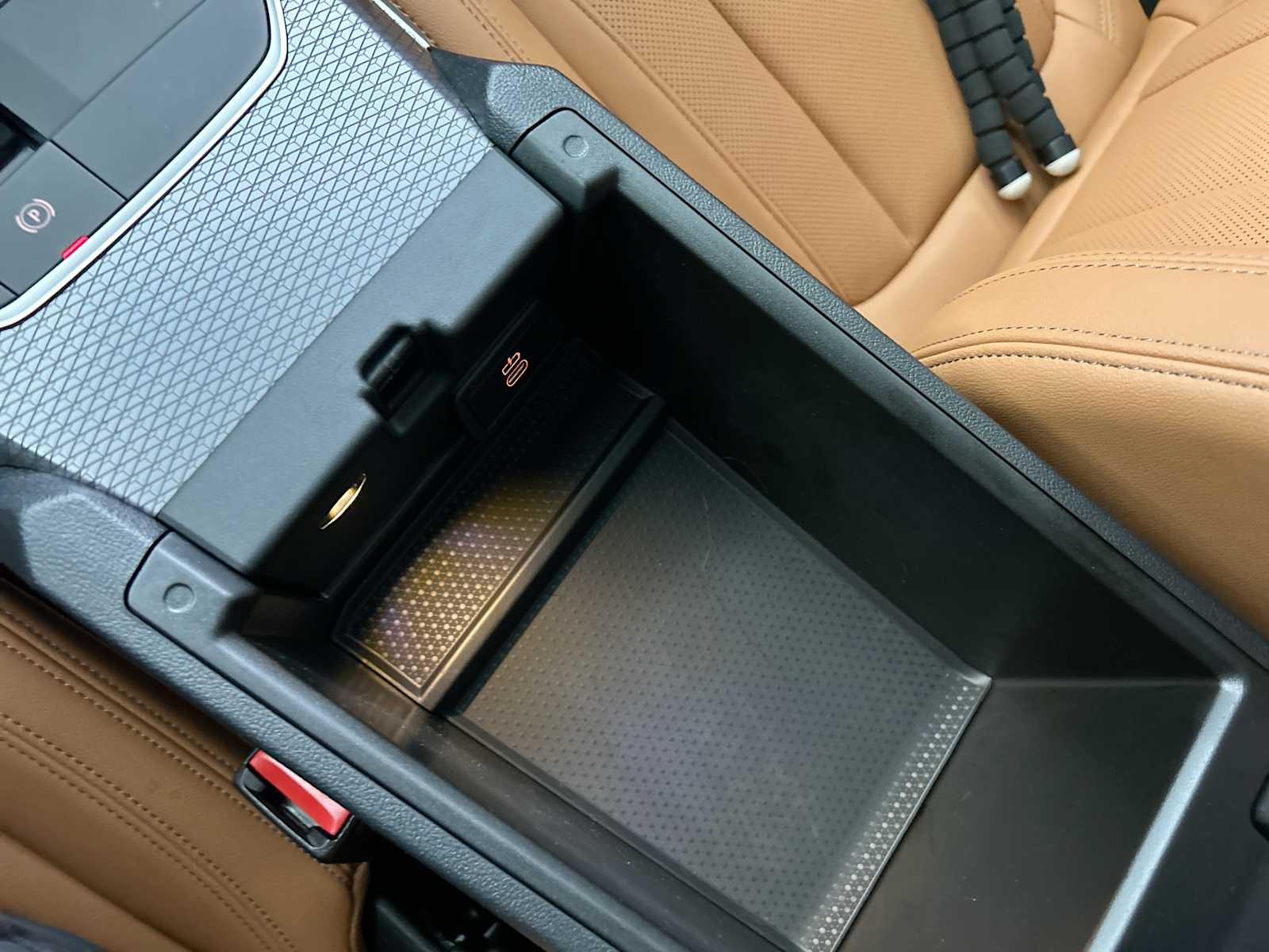 Thumbnail: 2025 BMW i4 - 23