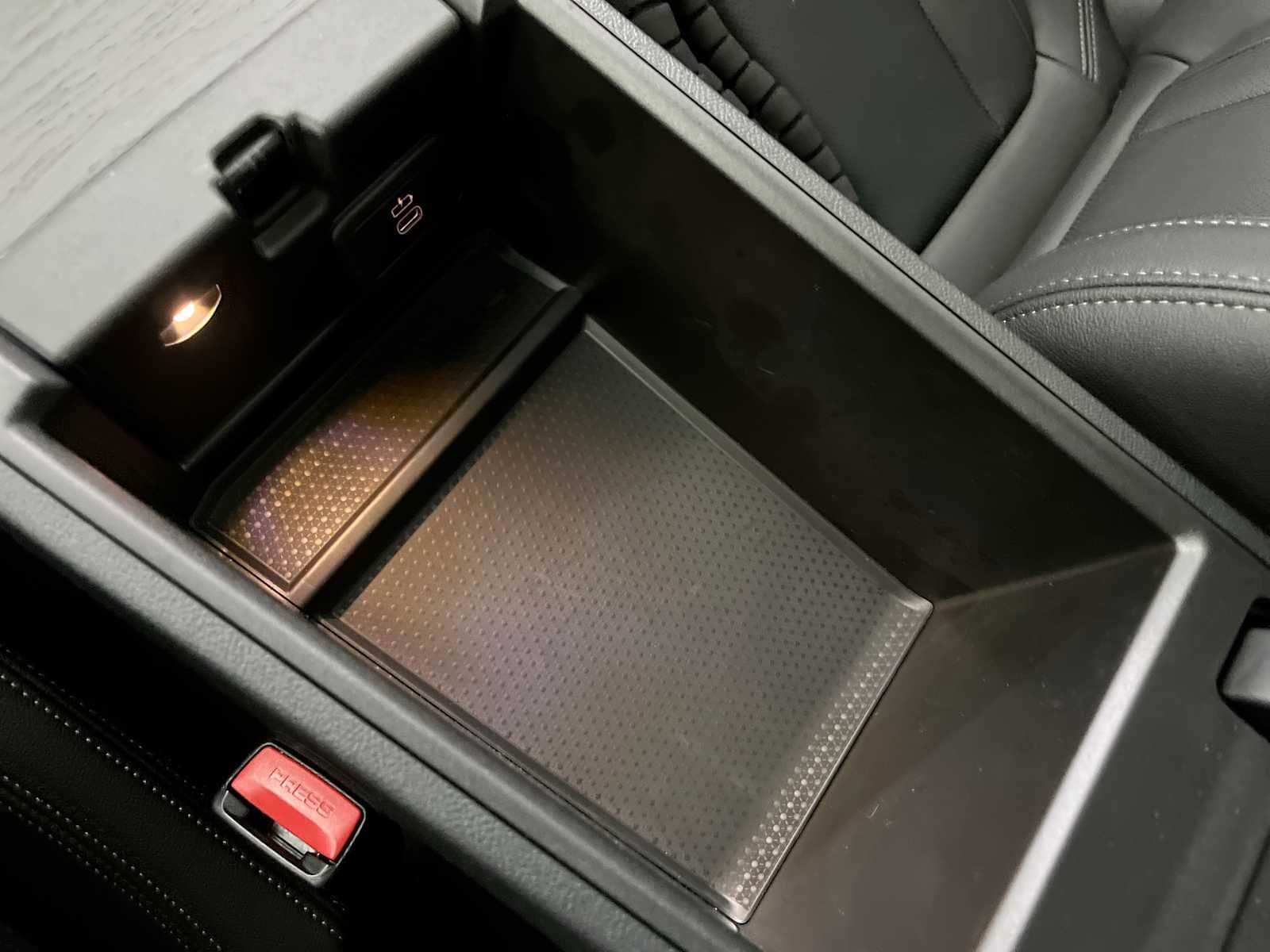 Thumbnail: 2023 BMW i4 - 23