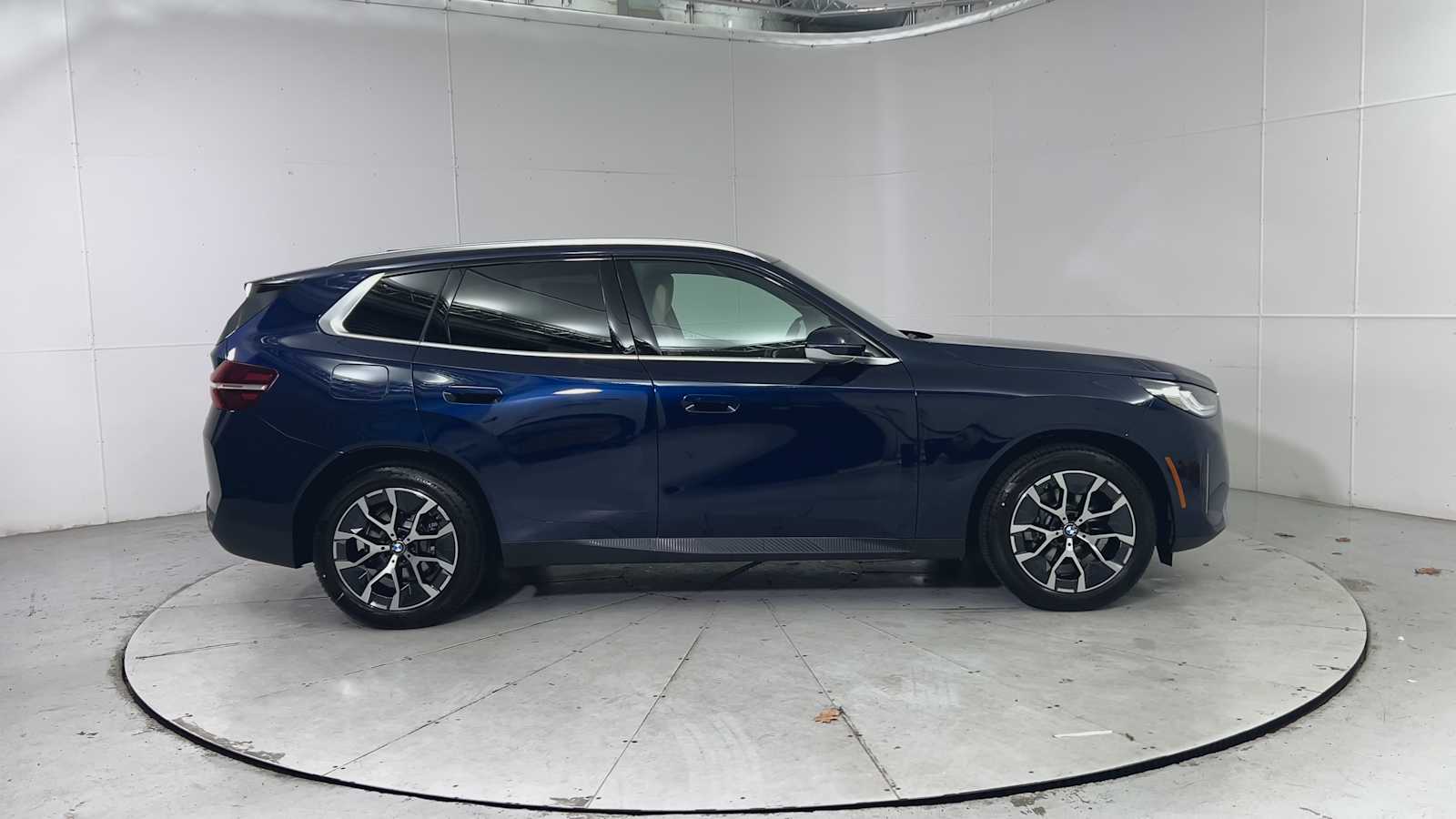 Thumbnail: 2026 BMW X3 - 9