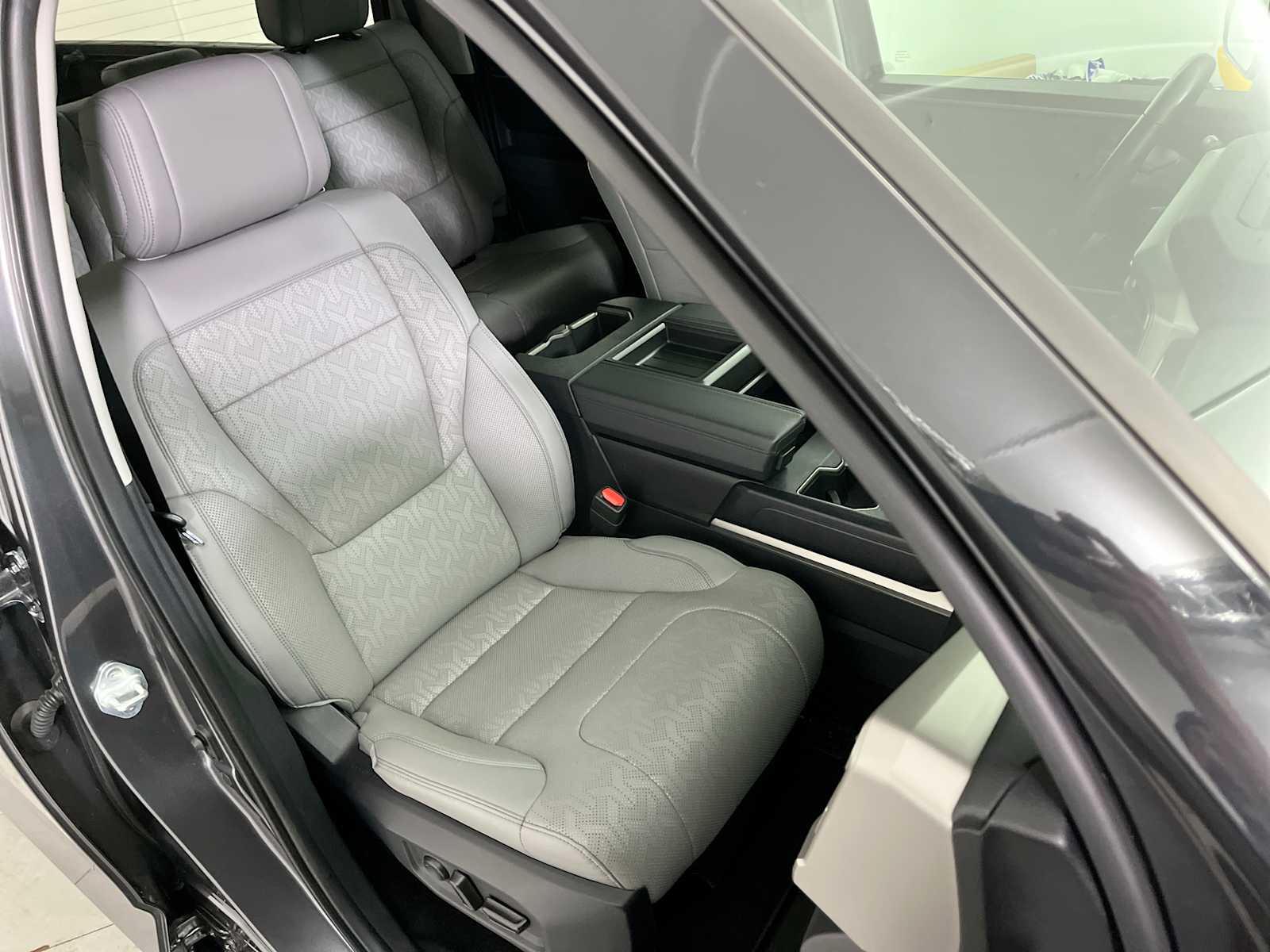 Thumbnail: 2023 Toyota Tundra - 24