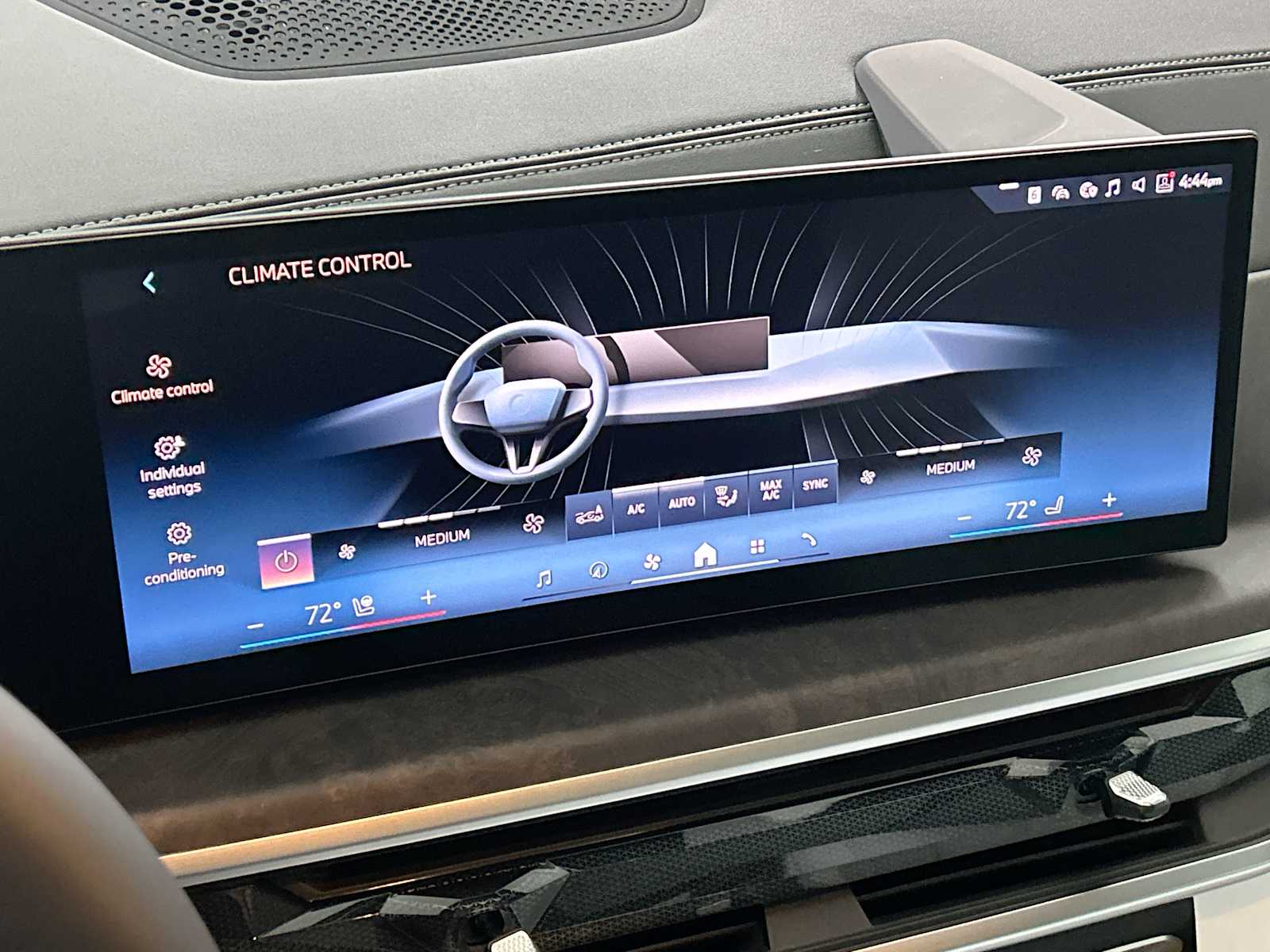 Thumbnail: 2026 BMW X5 - 17