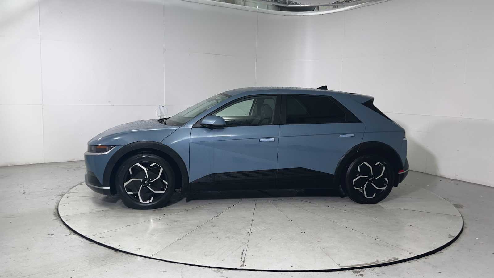 Thumbnail: 2022 Hyundai Ioniq 5 - 5