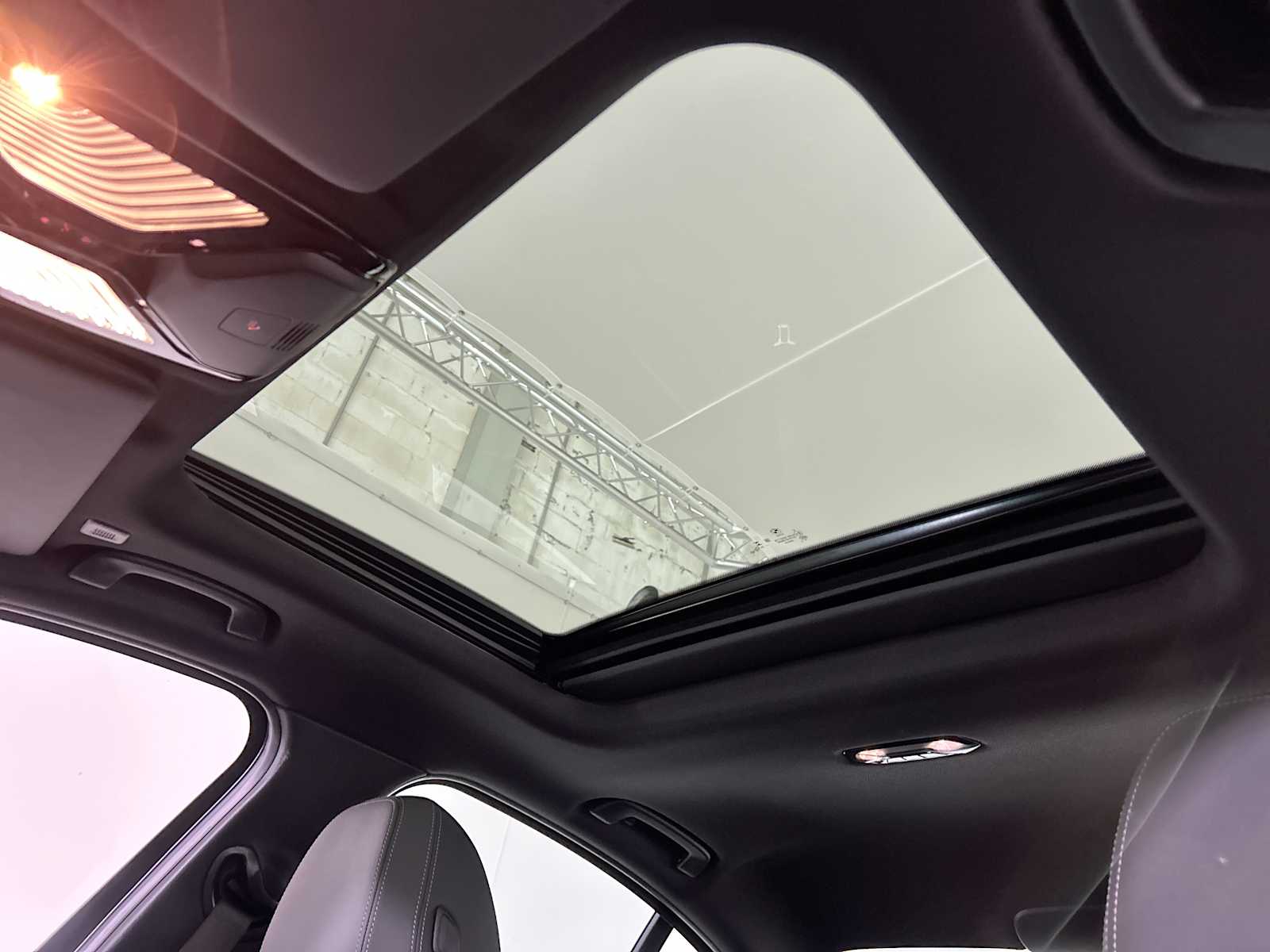 Thumbnail: 2025 BMW 3 Series - 16