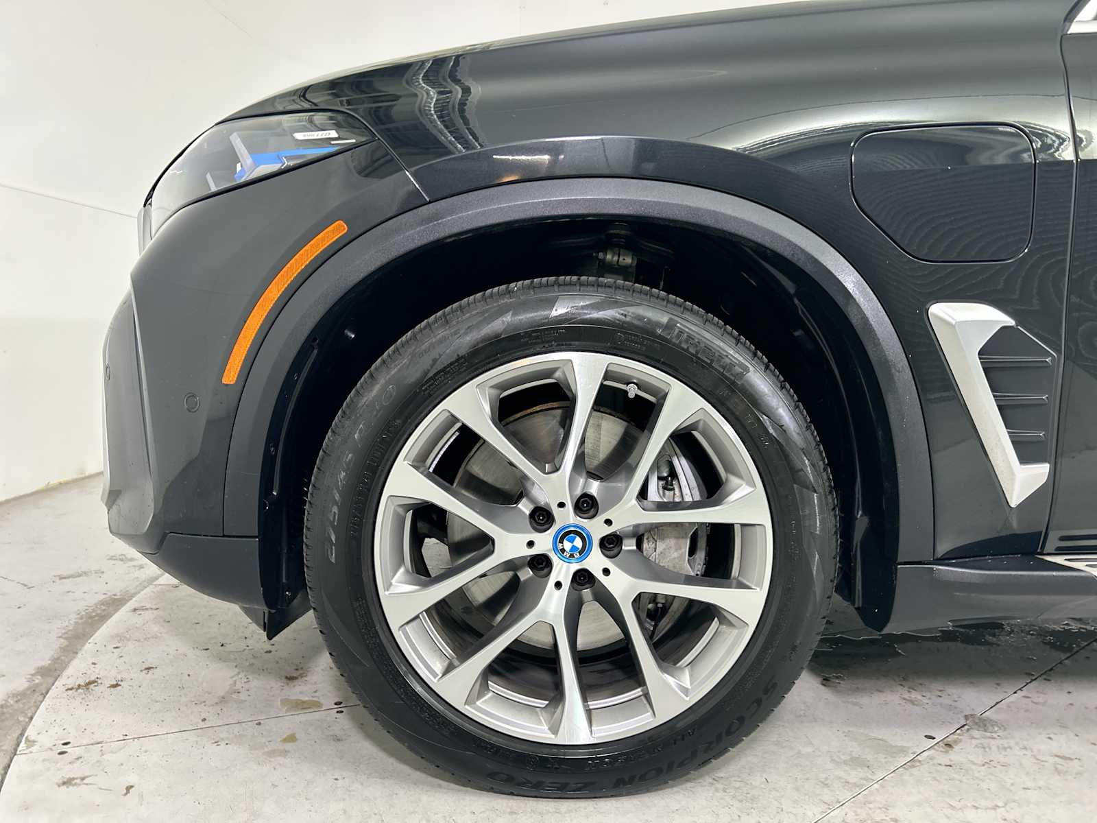 Thumbnail: 2025 BMW X5 - 19