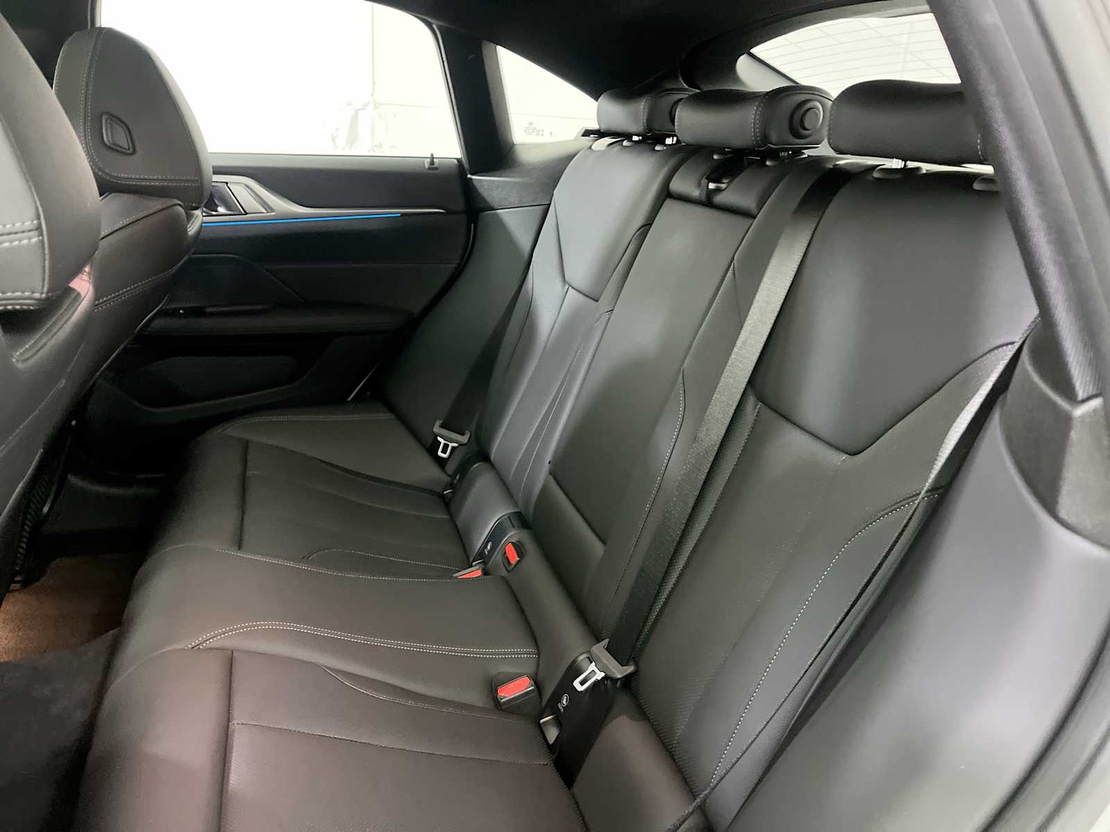 Thumbnail: 2023 BMW i4 - 25