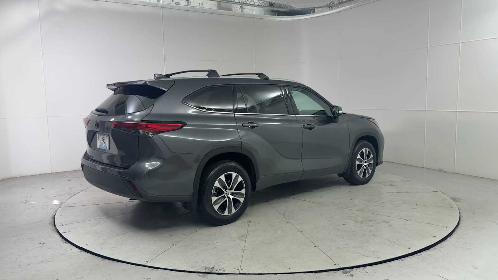 Thumbnail: 2022 Toyota Highlander - 2