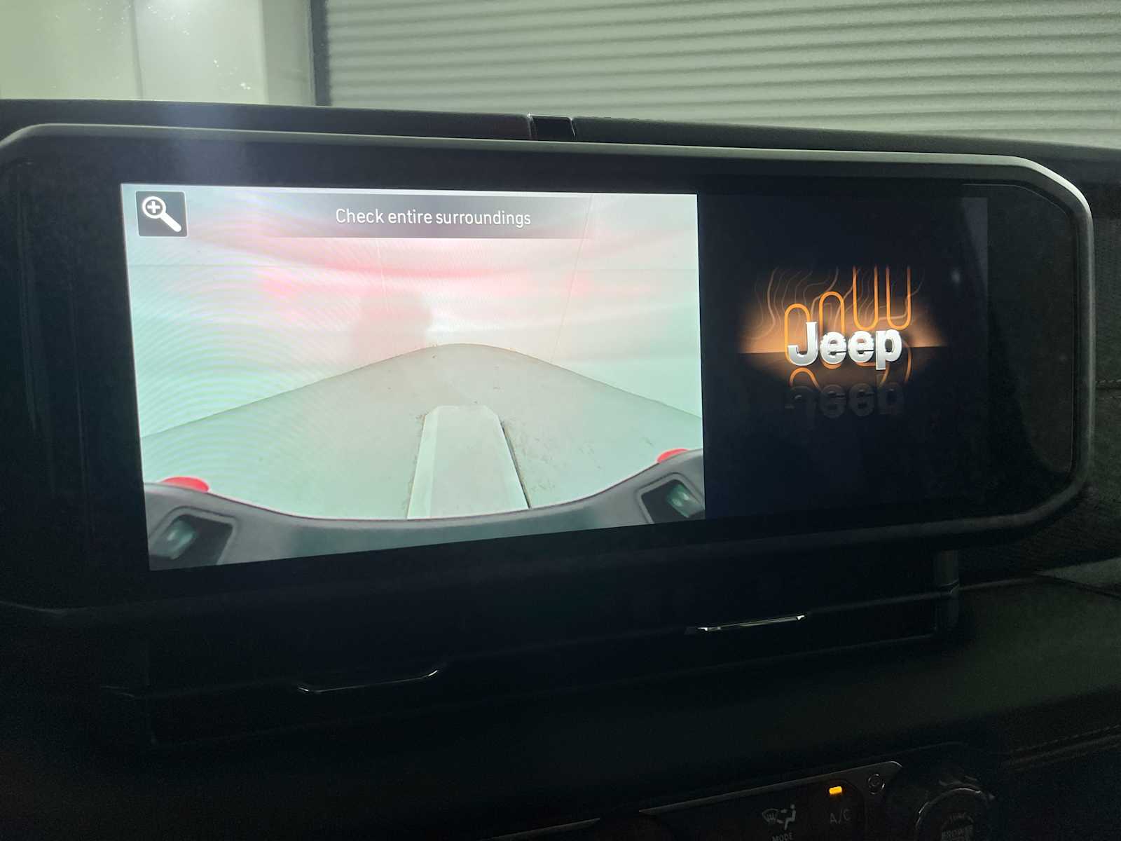 Thumbnail: 2025 Jeep Gladiator - 27