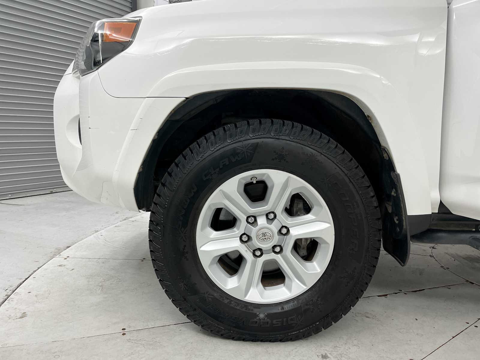 Thumbnail: 2016 Toyota 4Runner - 23