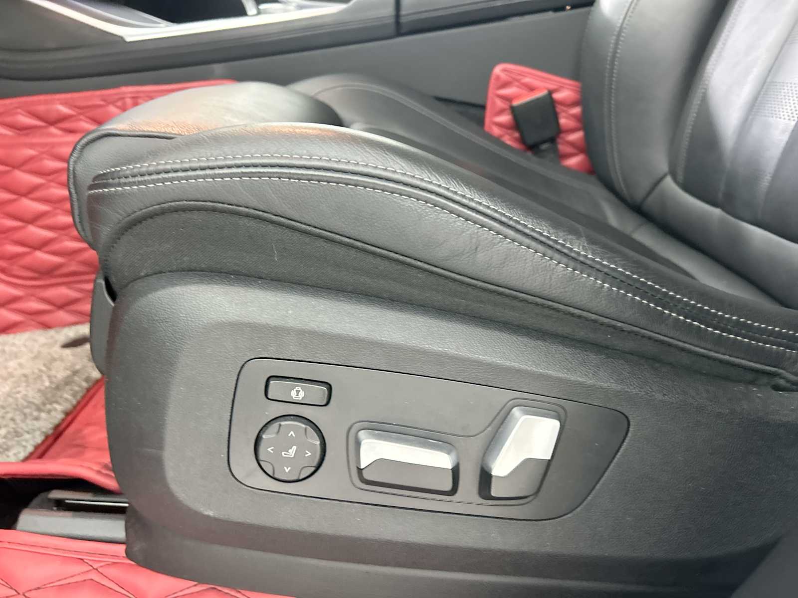 Thumbnail: 2021 BMW X7 - 14