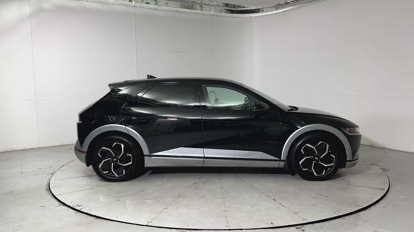 Thumbnail: 2024 Hyundai Ioniq 5 - 9