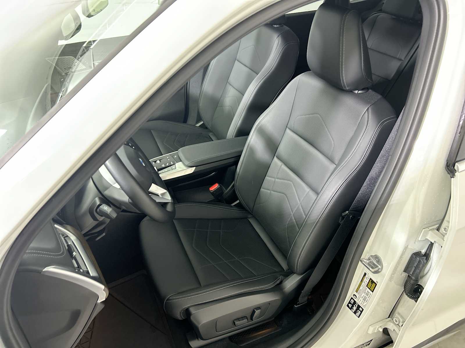 Thumbnail: 2025 BMW X1 - 13