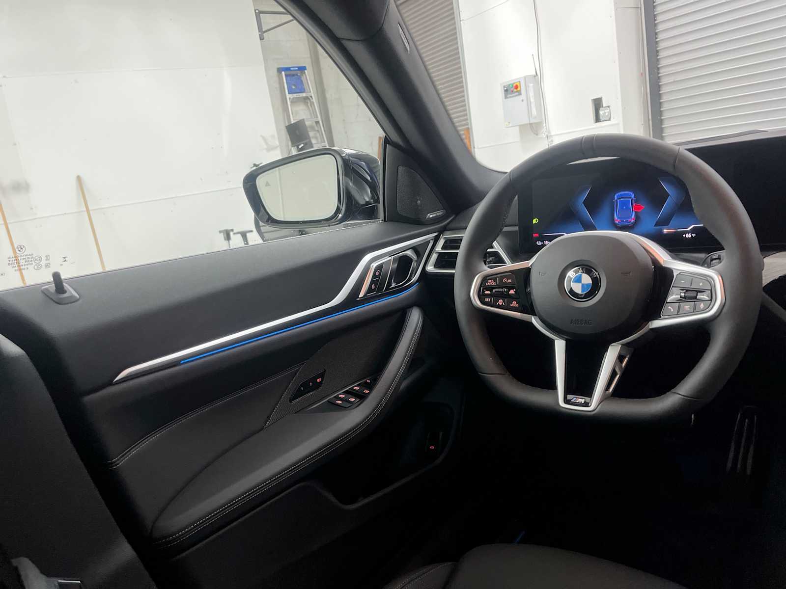 Thumbnail: 2026 BMW i4 - 15