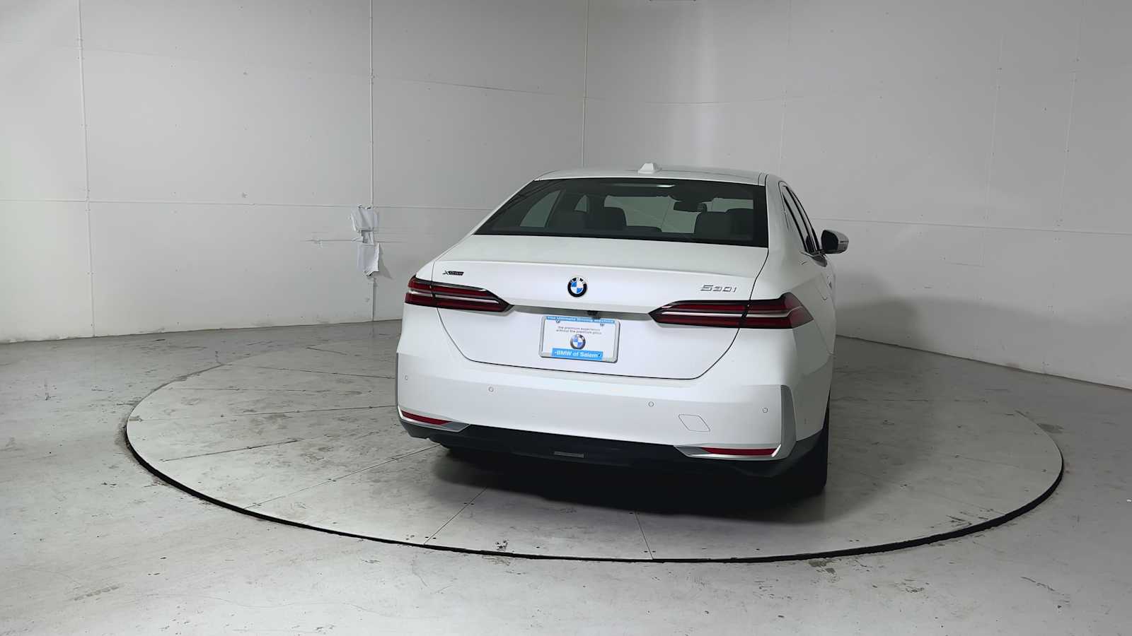 Thumbnail: 2024 BMW 5 Series - 2