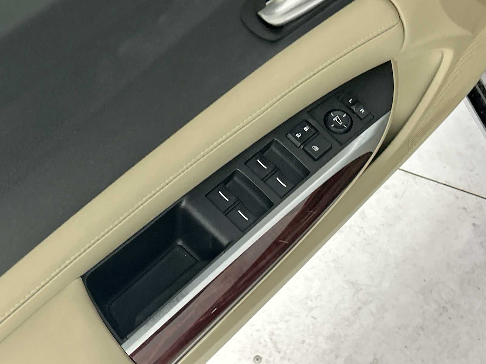 Thumbnail: 2016 Acura TLX - 15