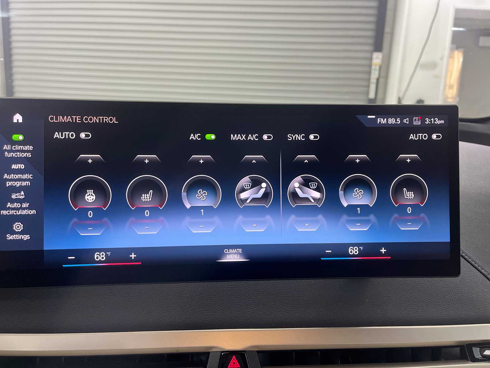 Thumbnail: 2023 BMW iX - 17