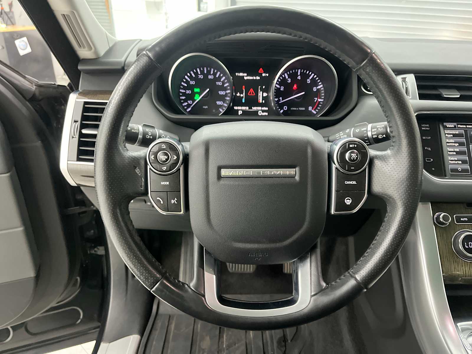 Thumbnail: 2015 Land Rover Range Rover Sport - 17