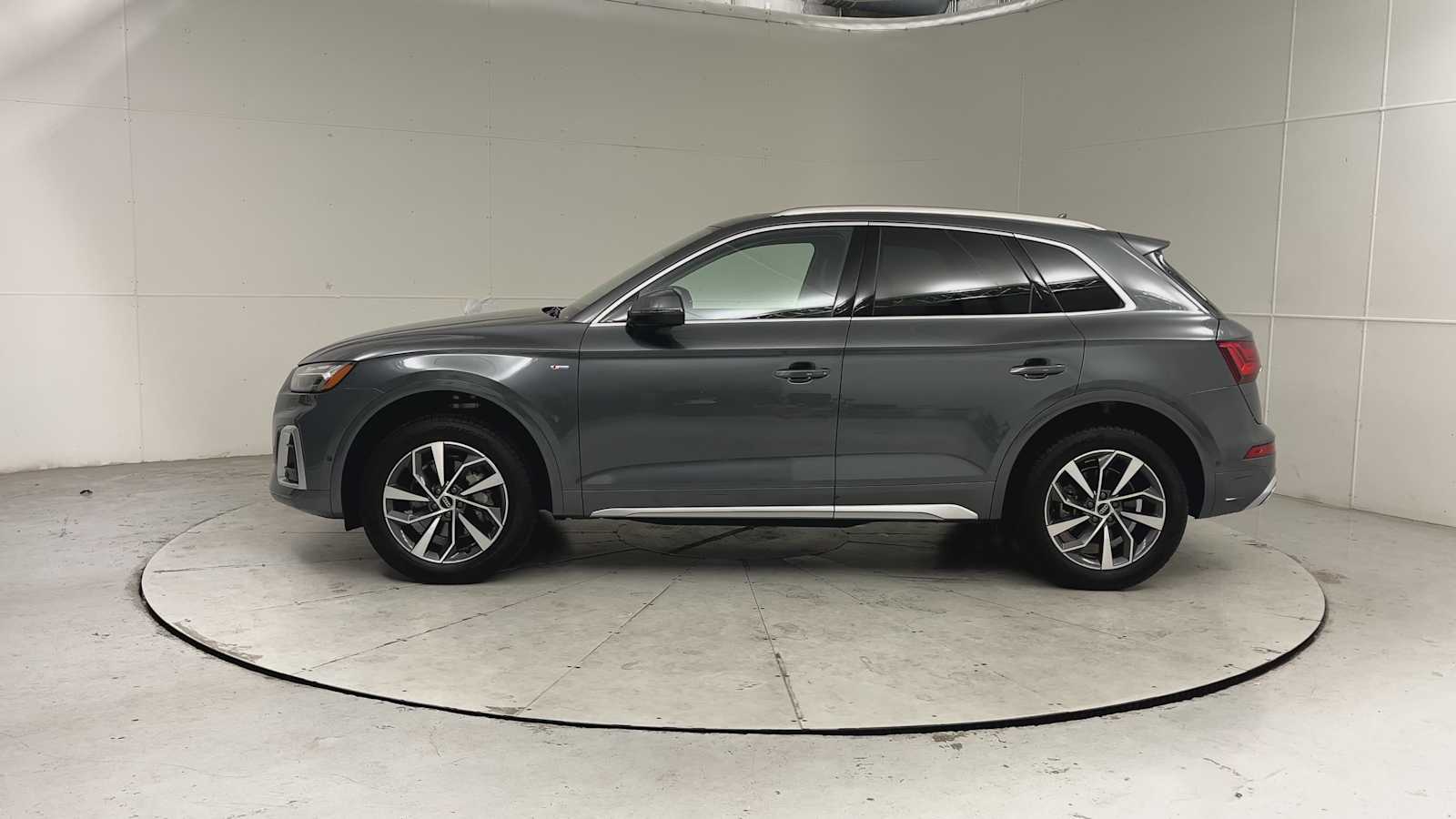 Thumbnail: 2023 Audi Q5 - 5