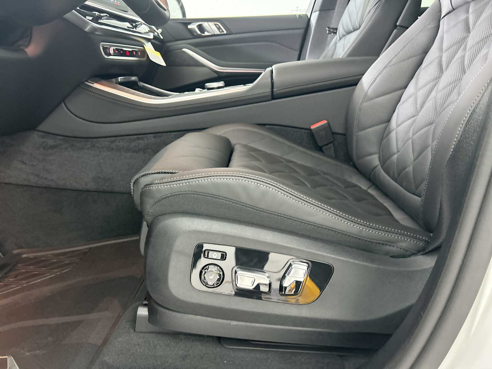 Thumbnail: 2026 BMW X5 - 14