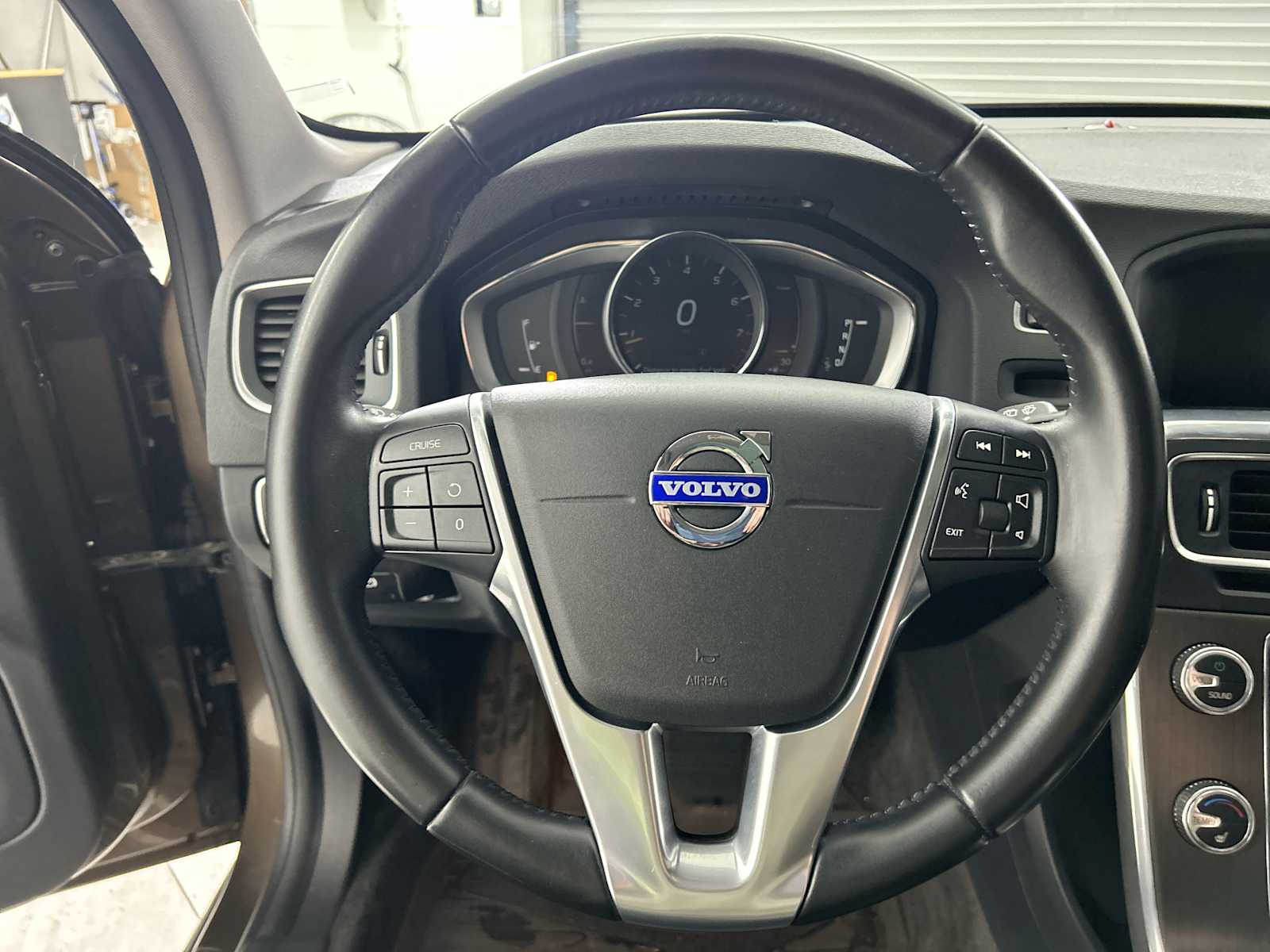 Thumbnail: 2015 Volvo S60 - 11