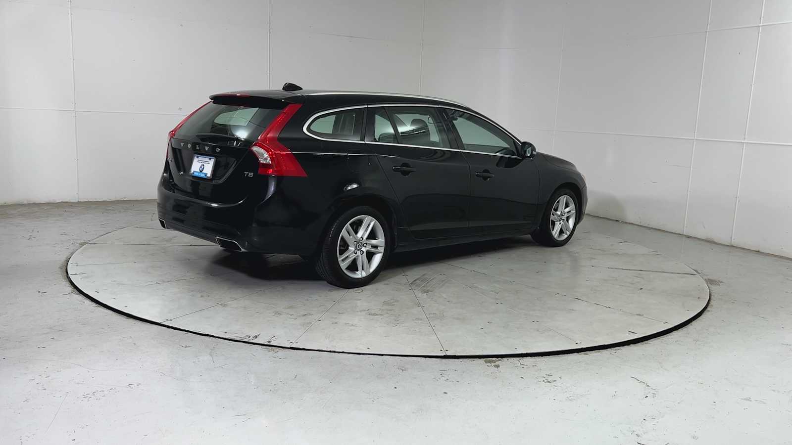 2015 Volvo V60 T5 Drive-E Premier photo 2