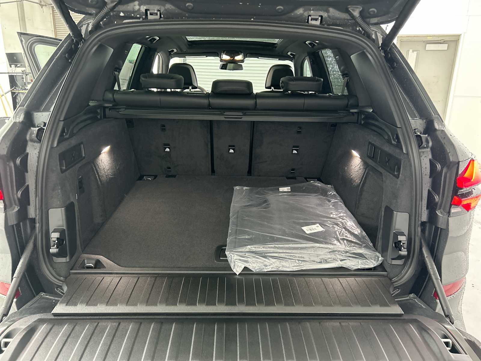 Thumbnail: 2026 BMW X5 - 21