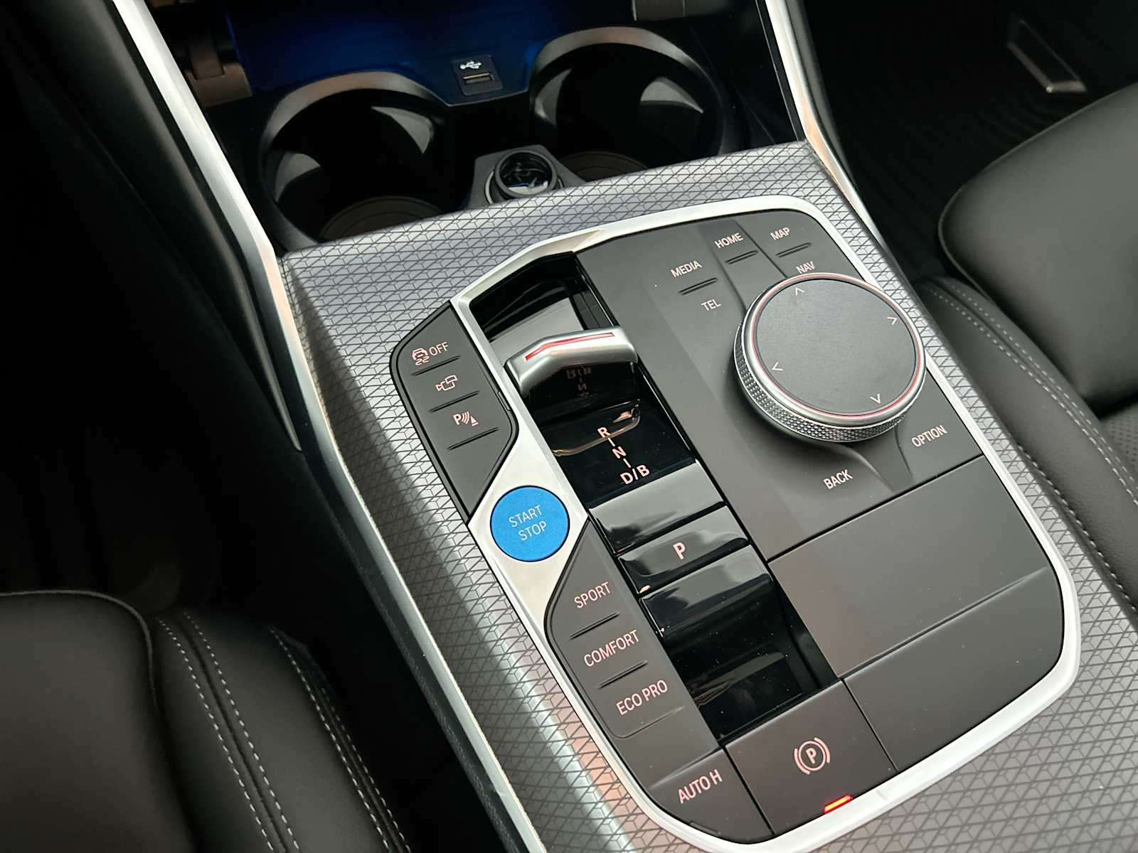 Thumbnail: 2025 BMW i4 - 22